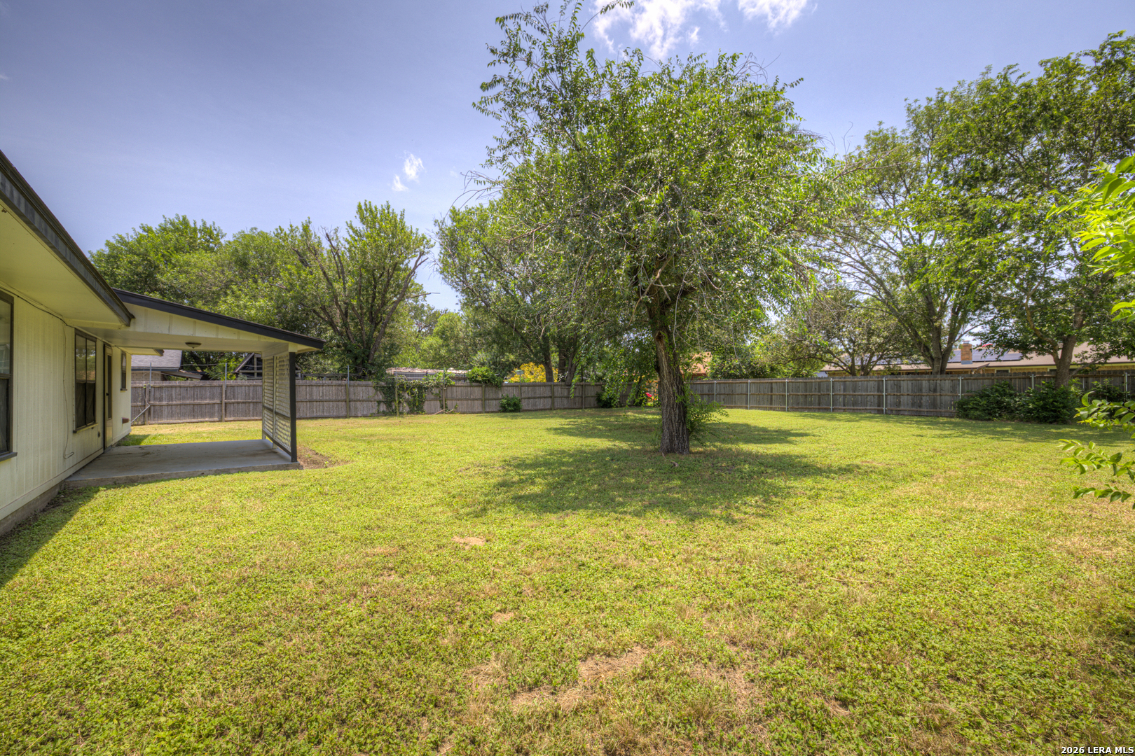 1302 S MESQUITE AVE, New Braunfels, TX 78130