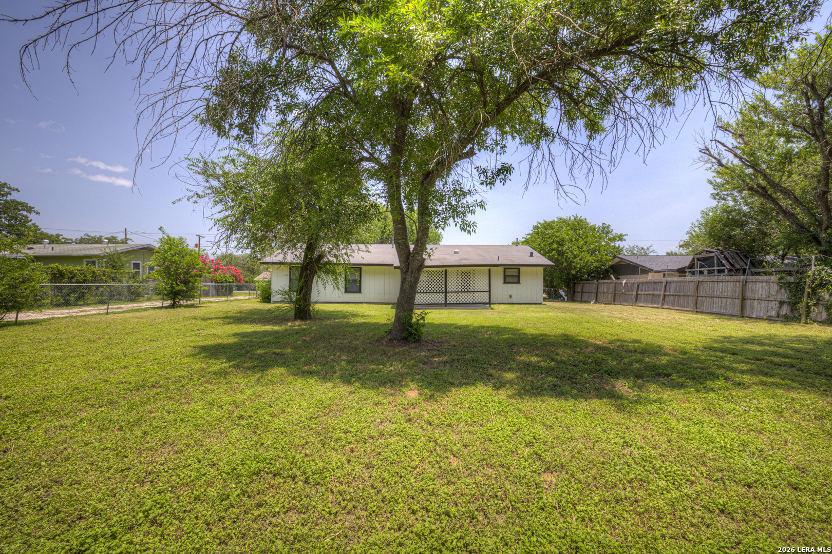 1302 S MESQUITE AVE, New Braunfels, TX 78130
