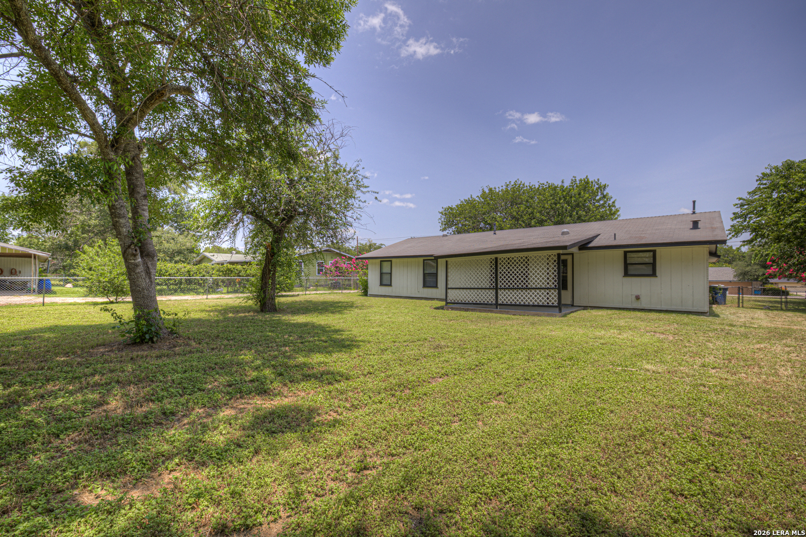 1302 S MESQUITE AVE, New Braunfels, TX 78130