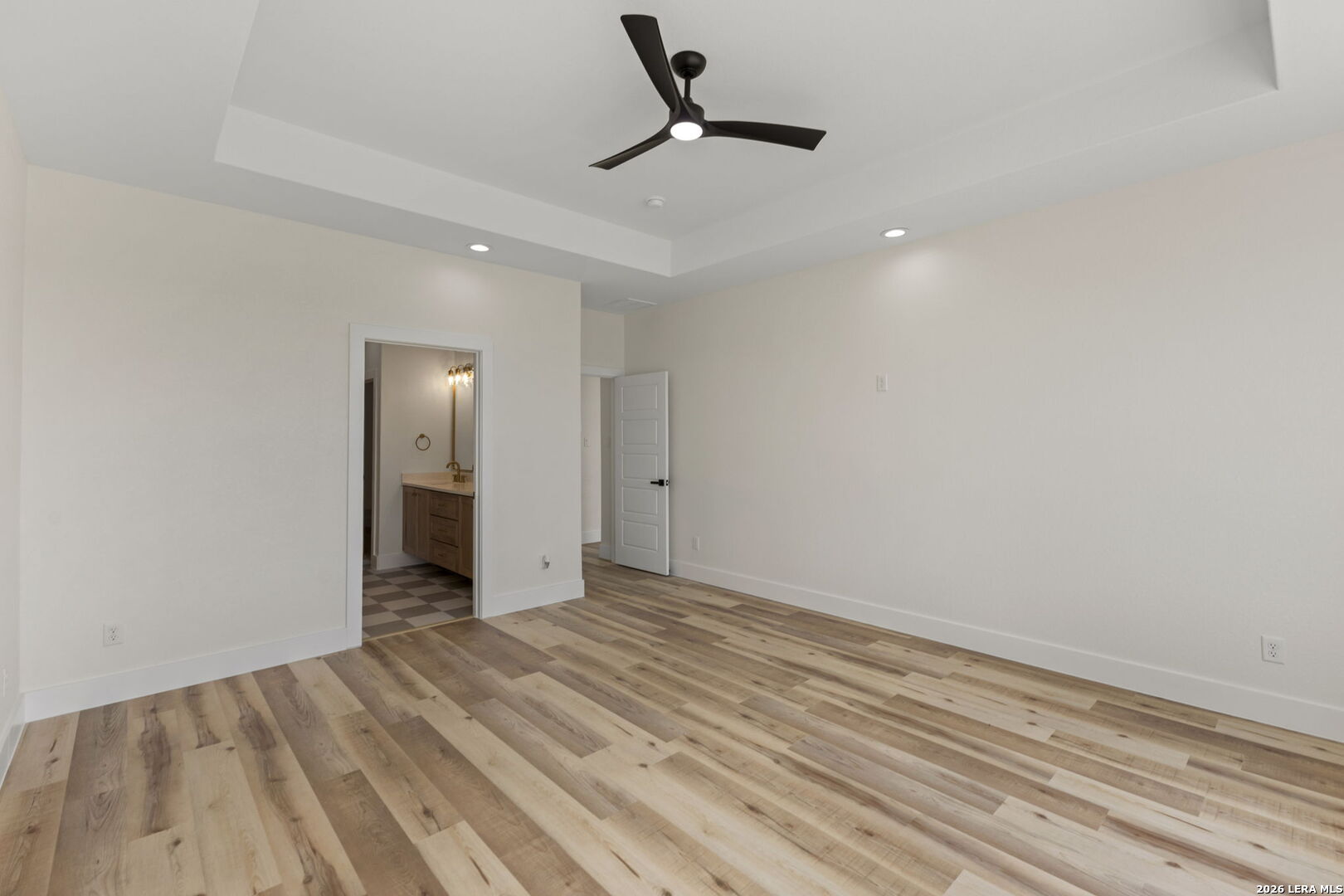 165 Whitewing Way, Floresville, TX 78114