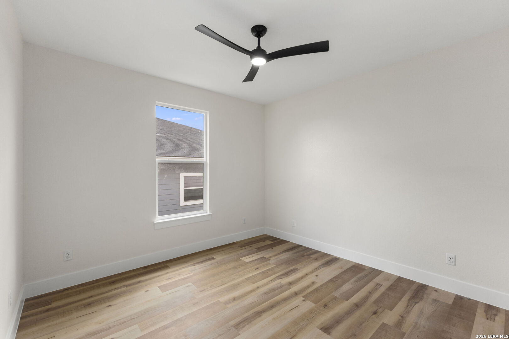 165 Whitewing Way, Floresville, TX 78114