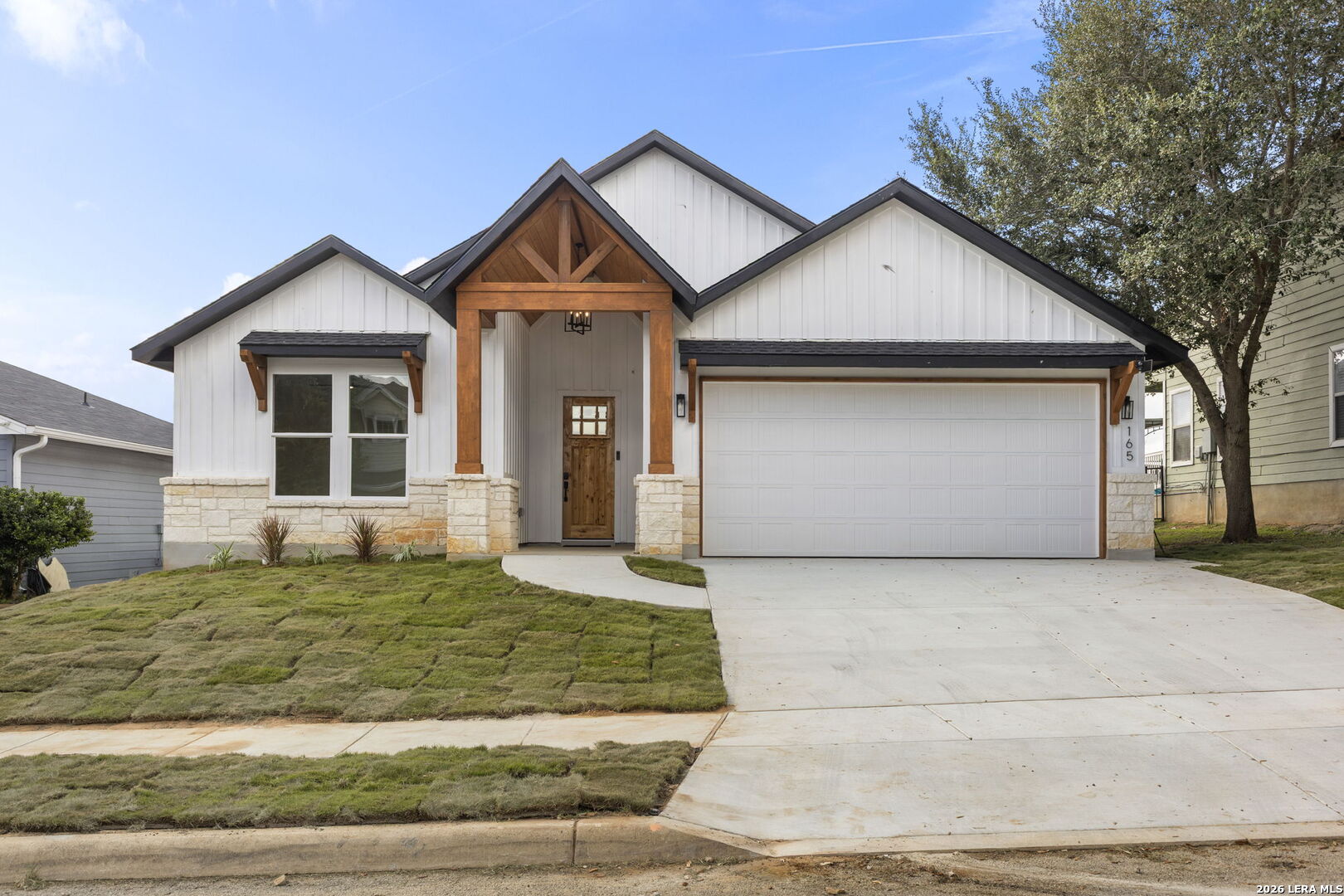 165 Whitewing Way, Floresville, TX 78114