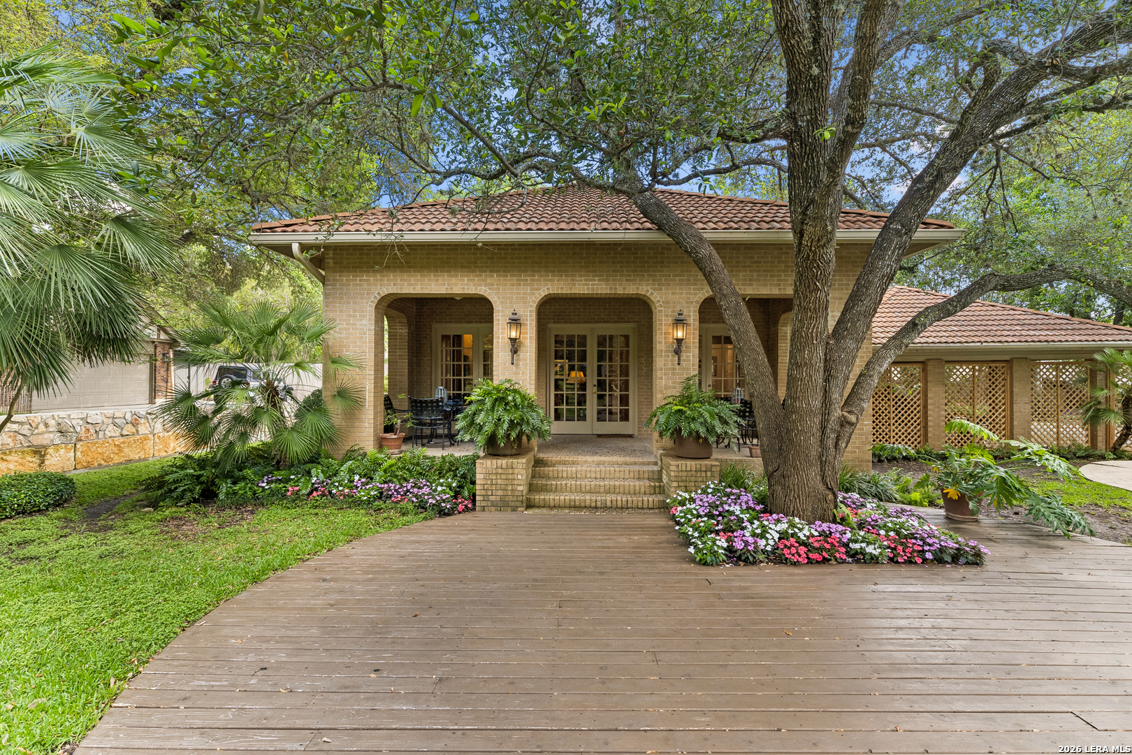 110 Geneseo Rd, Terrell Hills, TX 78209