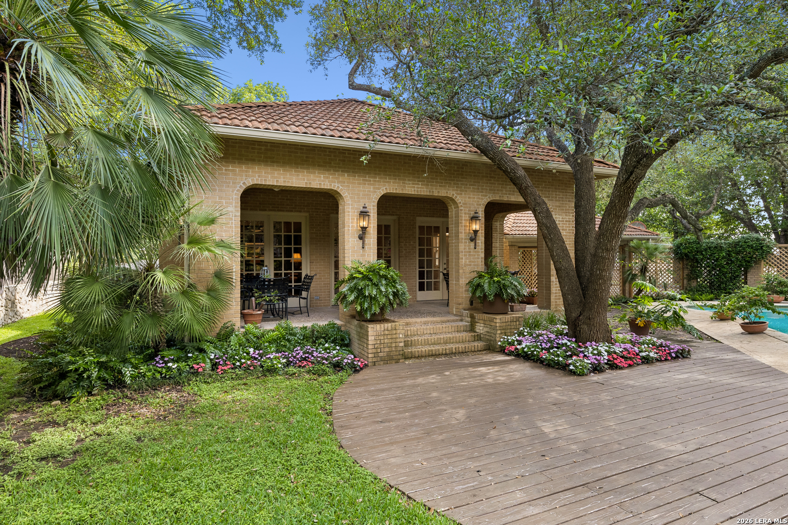 110 Geneseo Rd, Terrell Hills, TX 78209