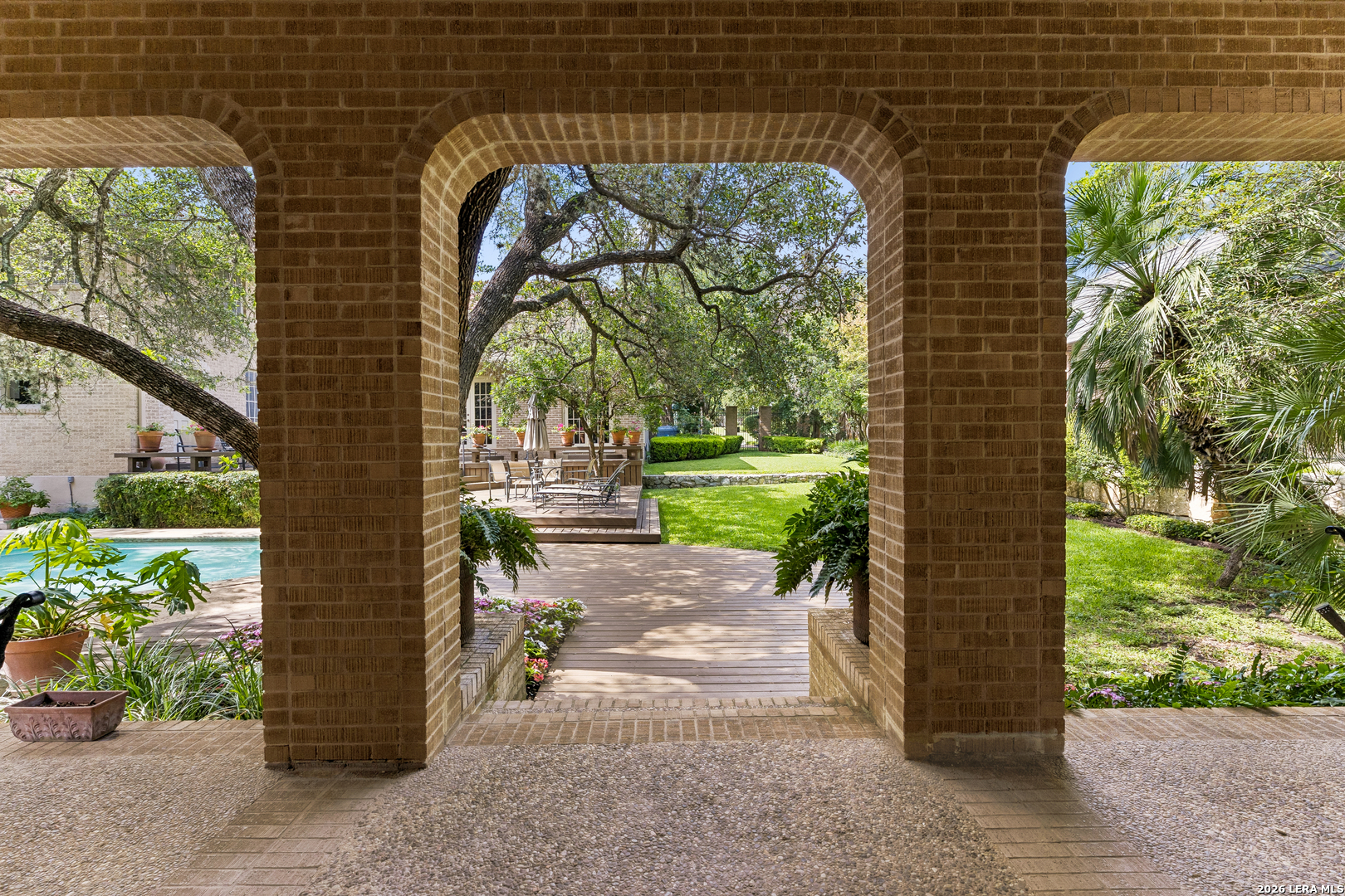 110 Geneseo Rd, Terrell Hills, TX 78209