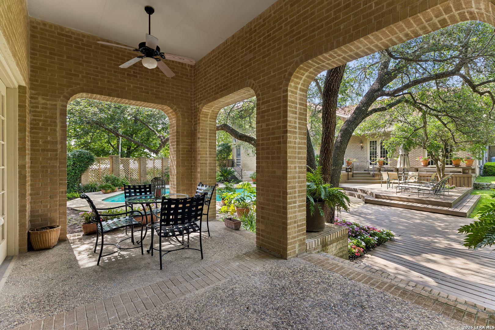 110 Geneseo Rd, Terrell Hills, TX 78209