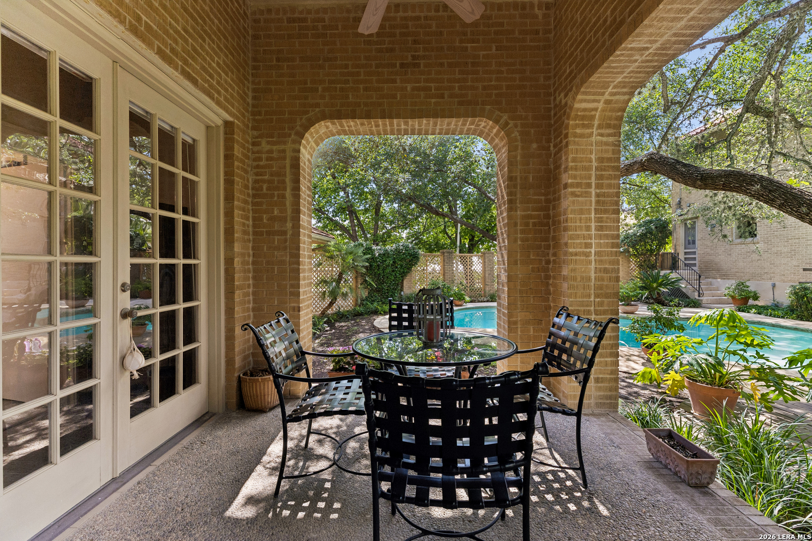 110 Geneseo Rd, Terrell Hills, TX 78209