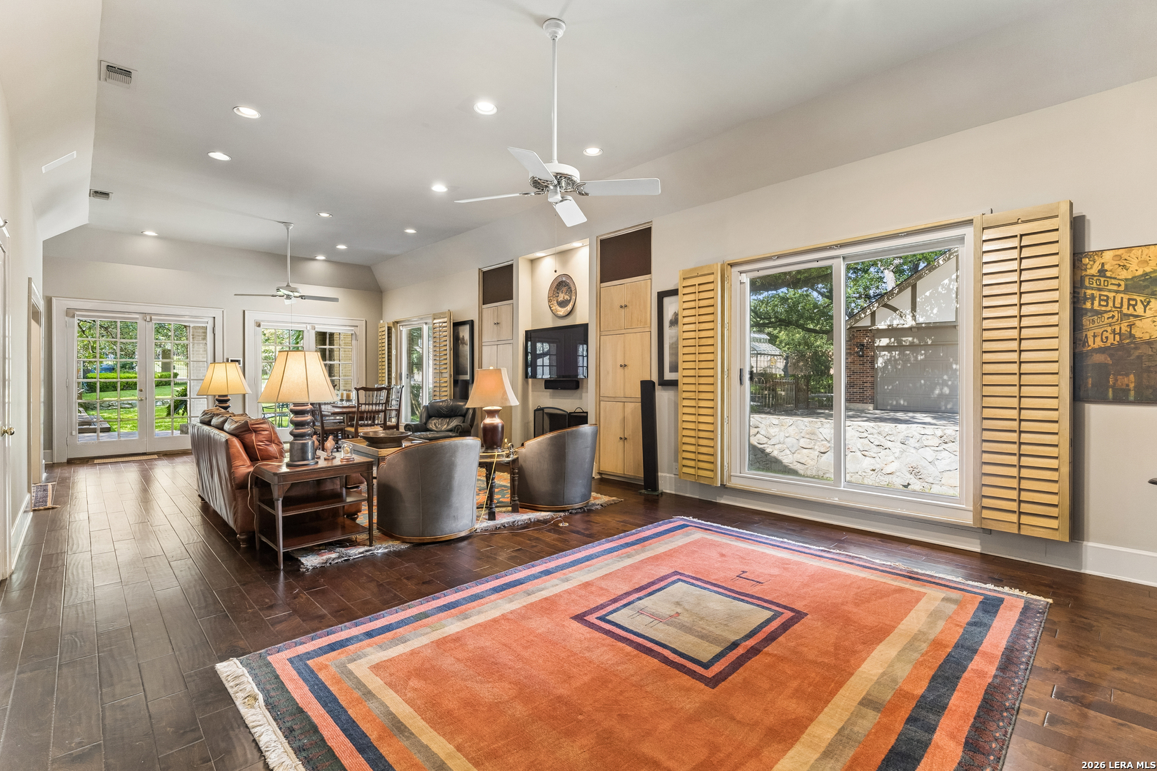 110 Geneseo Rd, Terrell Hills, TX 78209