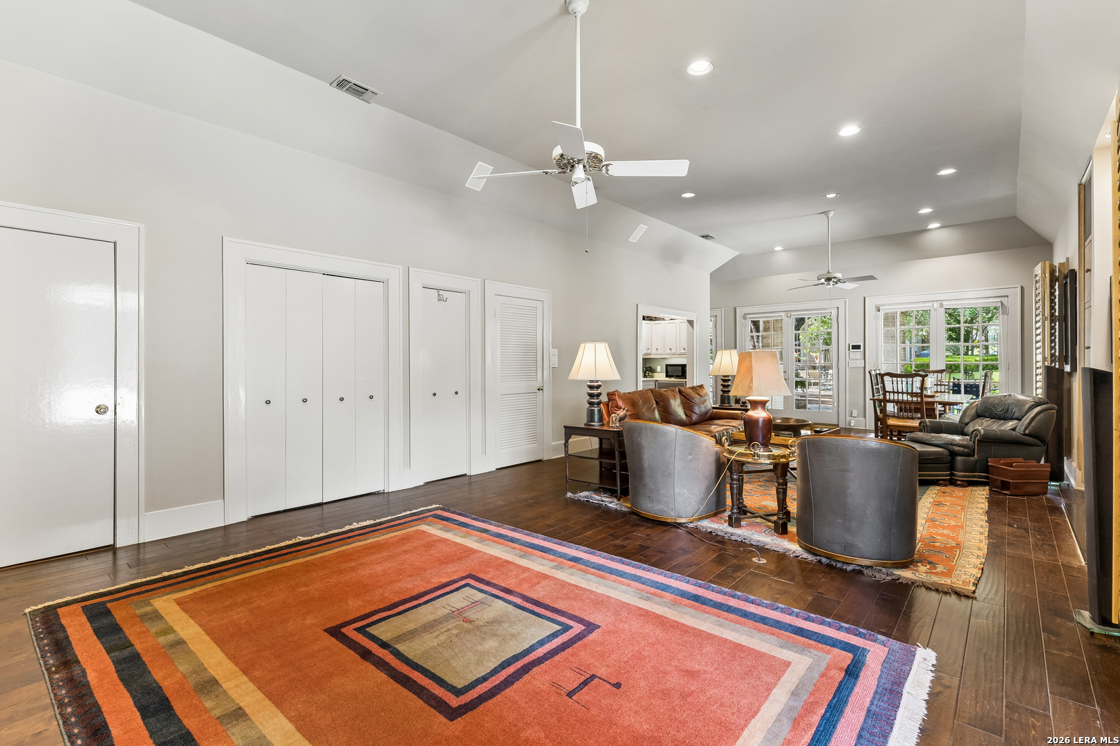 110 Geneseo Rd, Terrell Hills, TX 78209