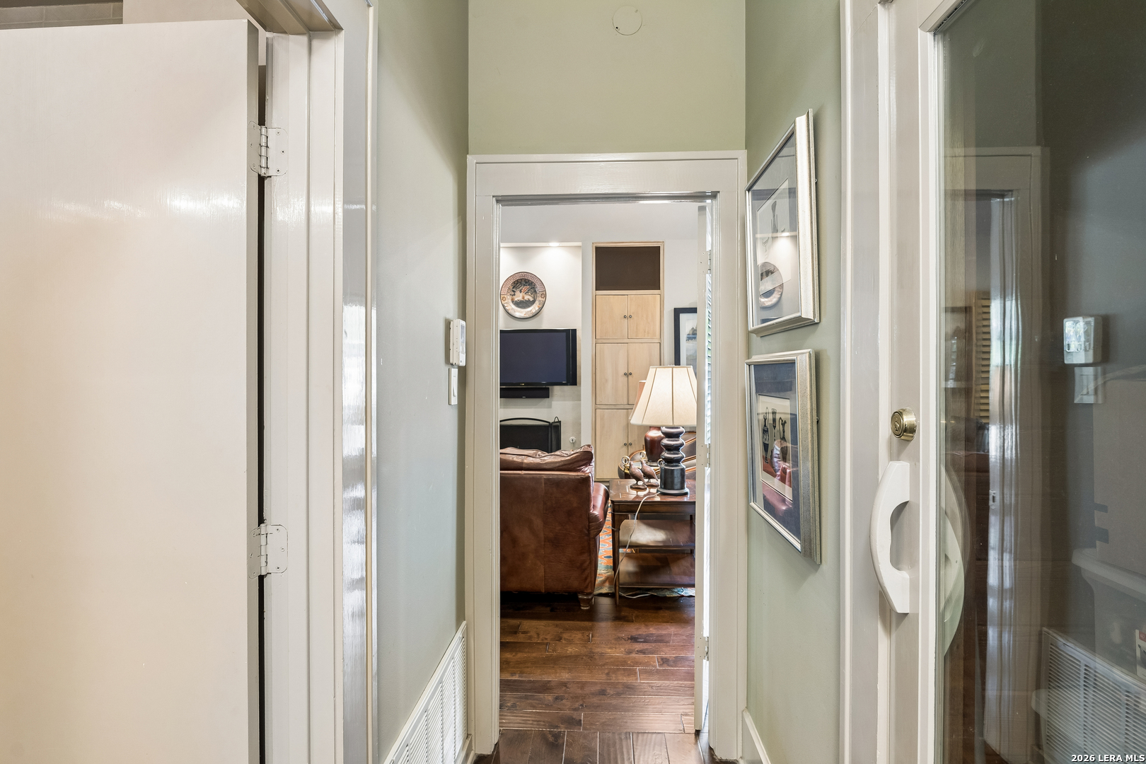 110 Geneseo Rd, Terrell Hills, TX 78209
