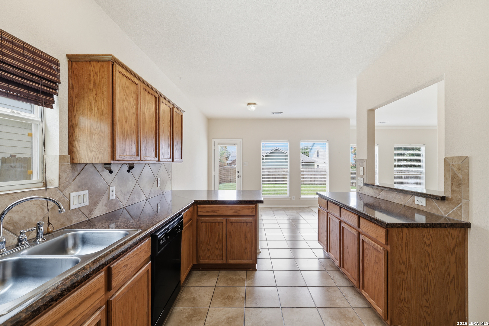 121 SLEEPY TRL, Cibolo, TX 78108