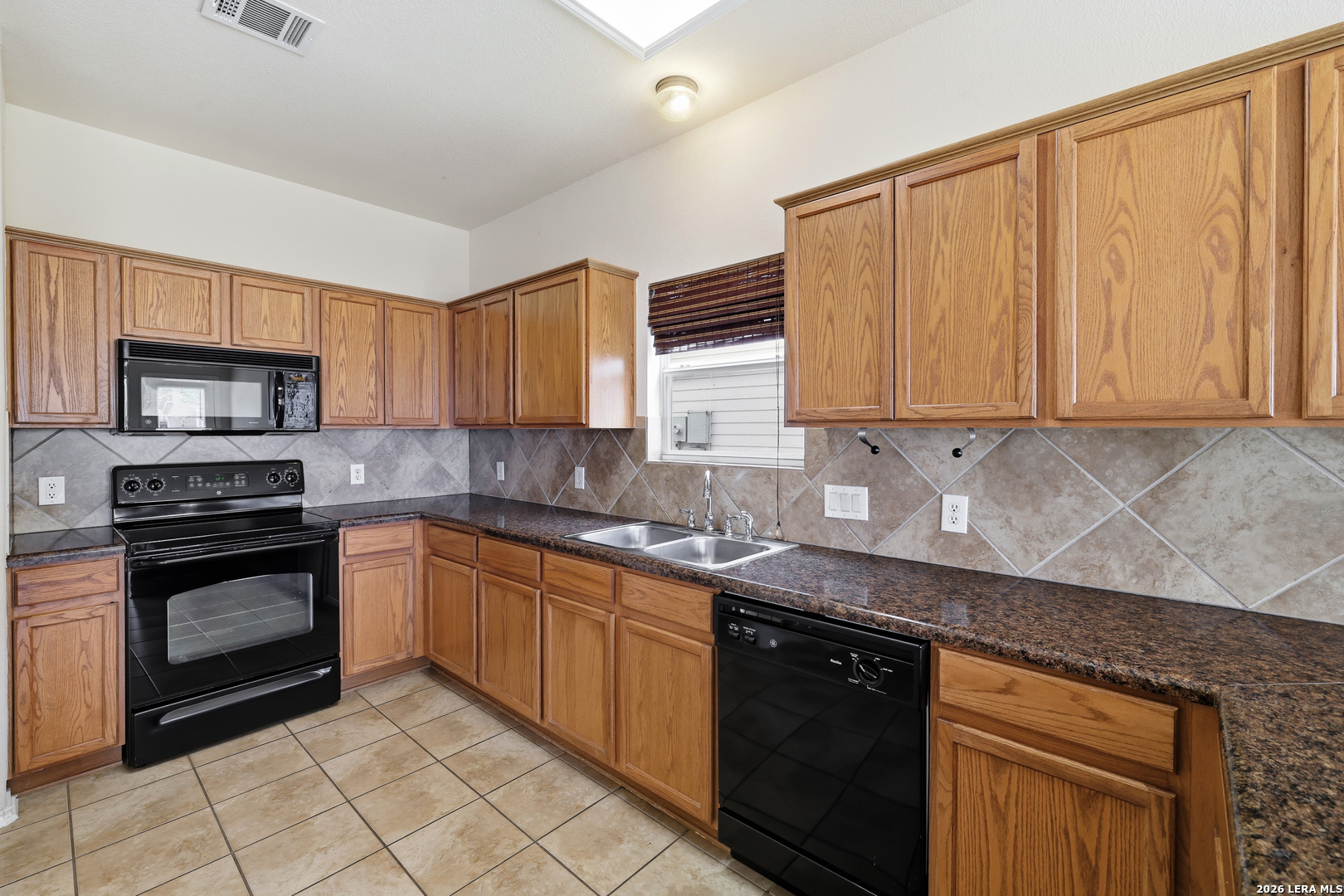 121 SLEEPY TRL, Cibolo, TX 78108
