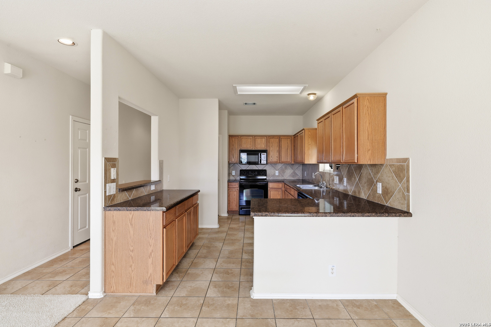 121 SLEEPY TRL, Cibolo, TX 78108