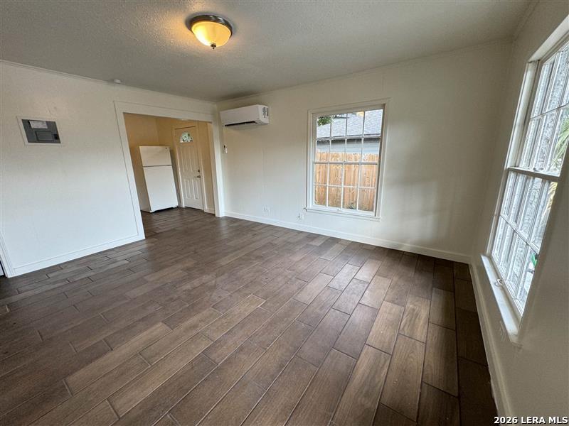 520 Gentleman Rd Listing Cover Image