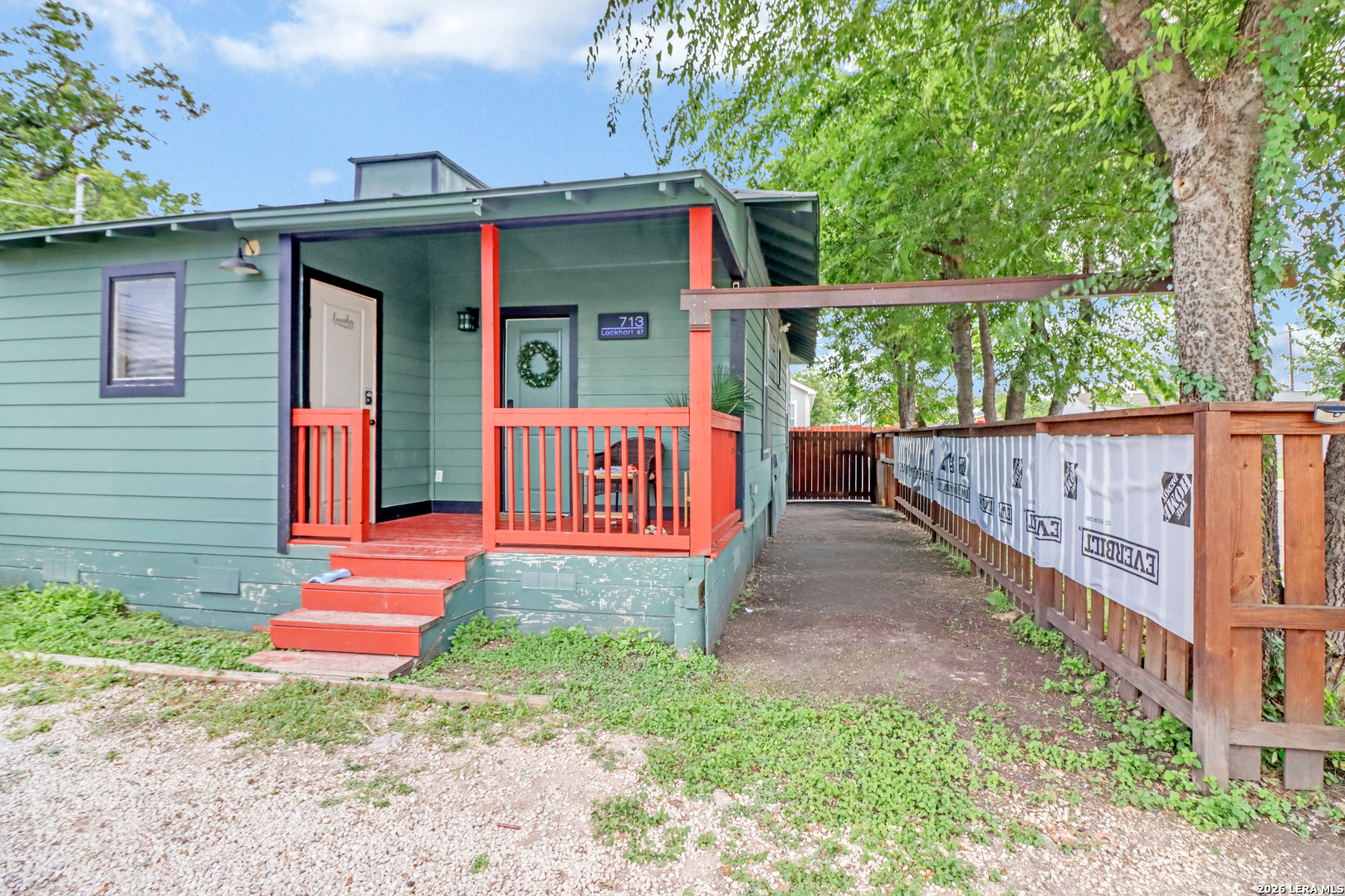 713 Lockhart, San Antonio, TX 78202