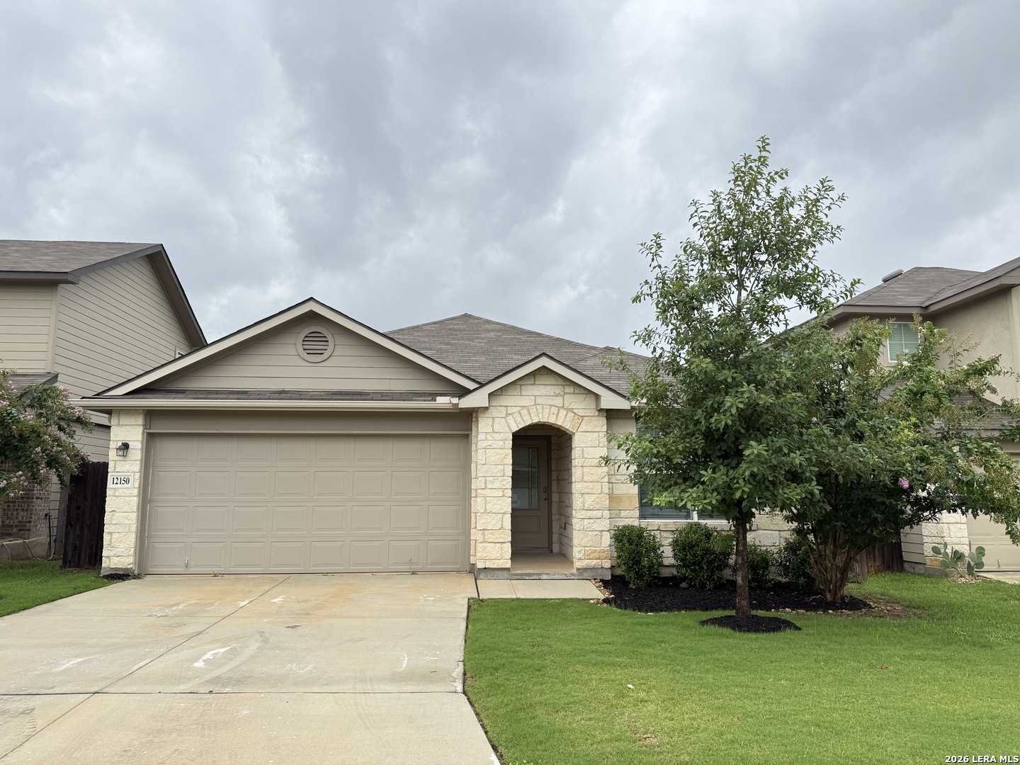 12150 Old Onyx Listing Cover Image