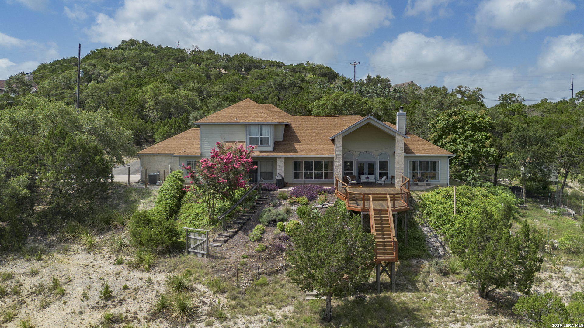 1114 Lakepark Dr