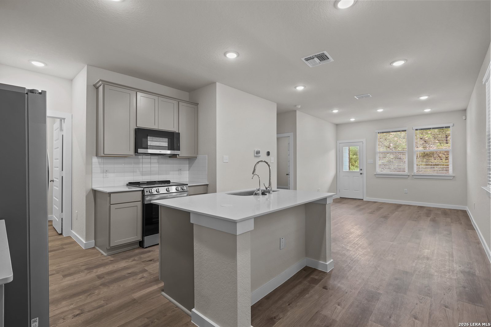 9027 SUMMERWOOD BEND, San Antonio, TX 78254