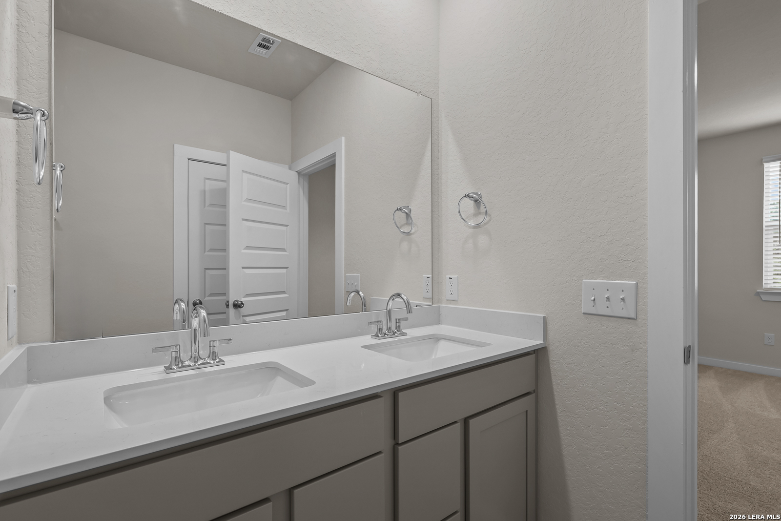 9027 SUMMERWOOD BEND, San Antonio, TX 78254
