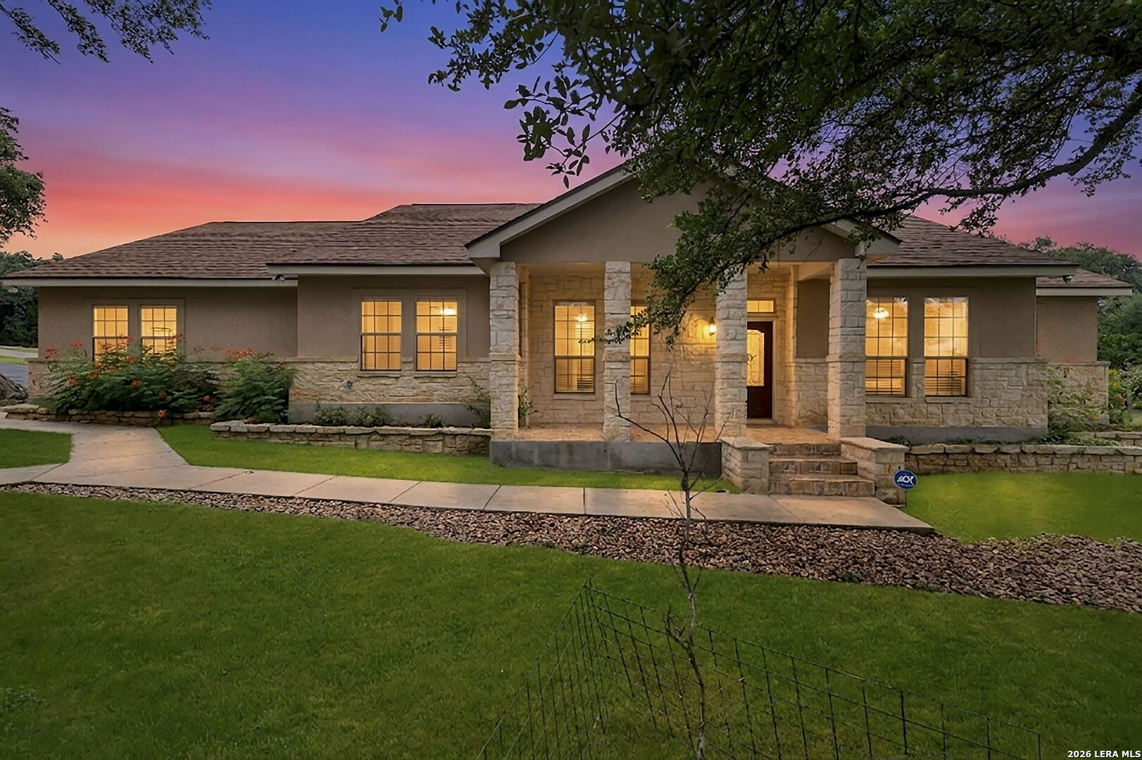 128 Comal Oak Listing Cover Image