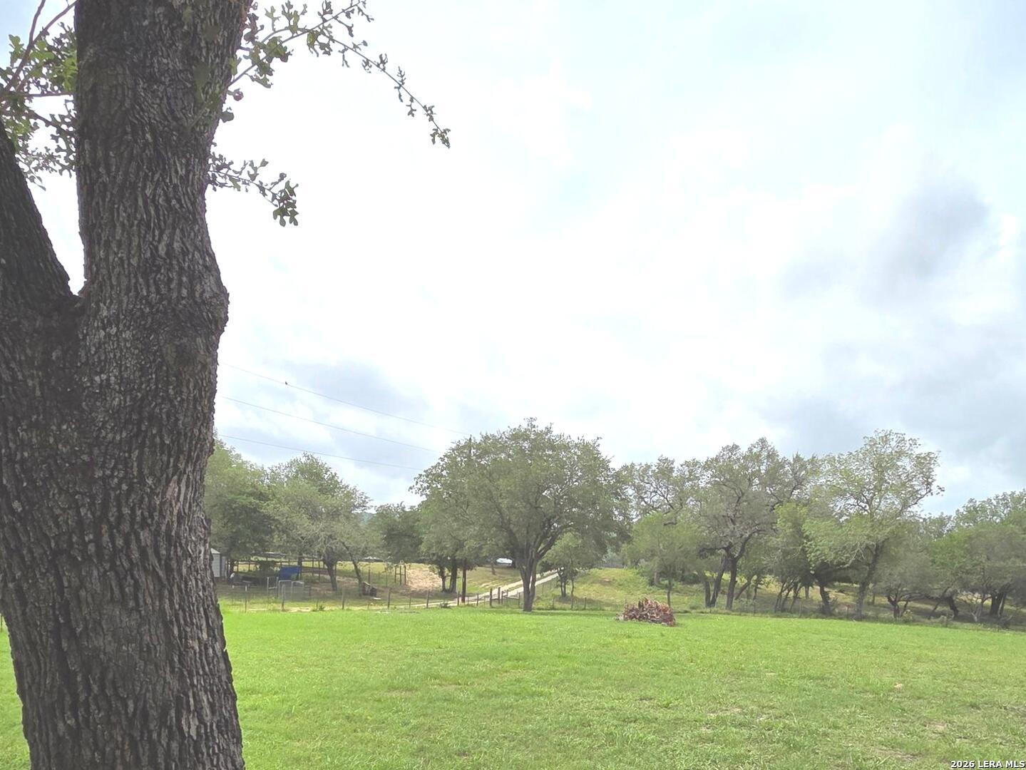 105 Whispering Oaks Dr, photo 7