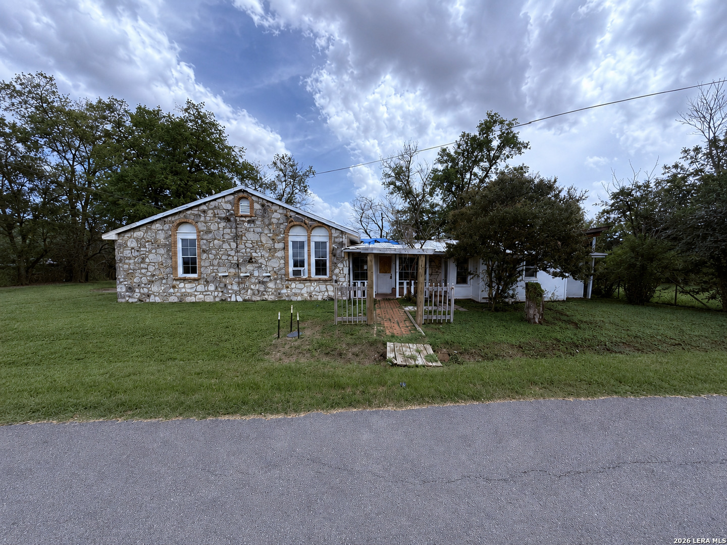 897 Zig Zag Ave Listing Cover Image
