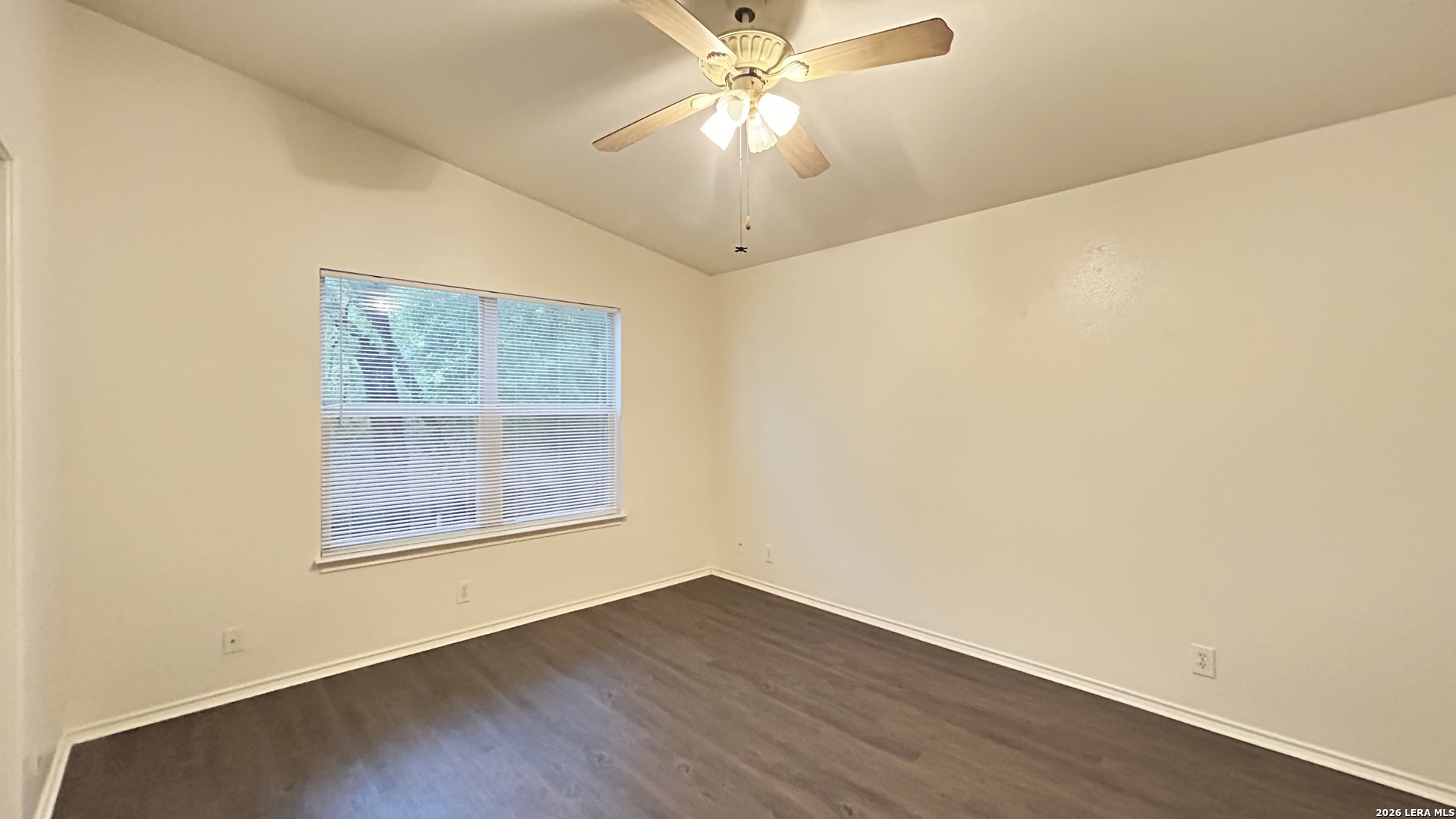 19 COASTAL LN, San Antonio, TX 78240