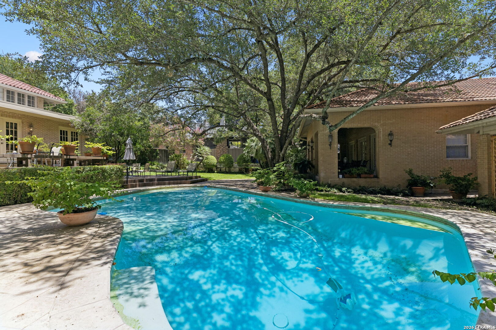 110 Geneseo Rd, Terrell Hills, TX 78209