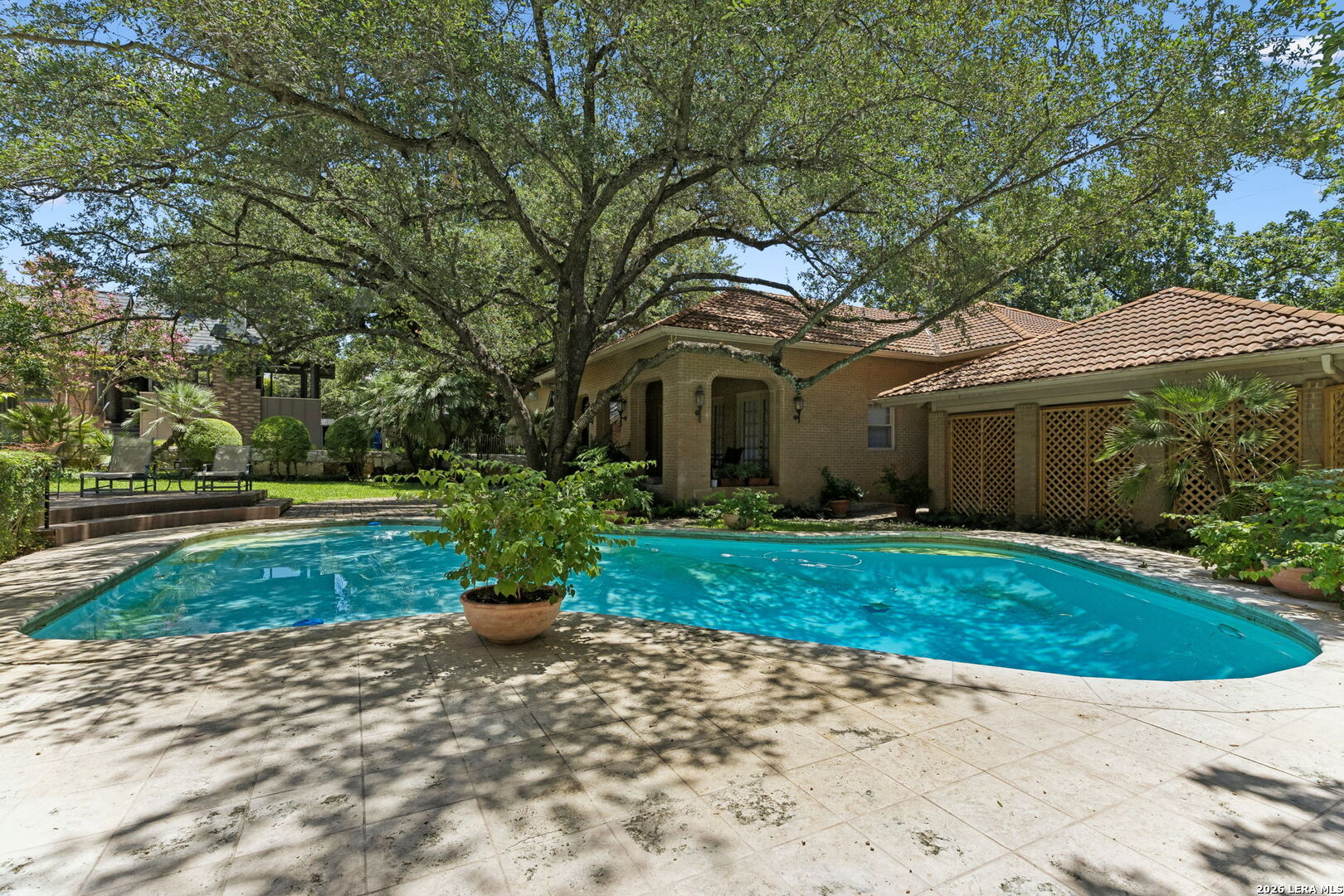 110 Geneseo Rd, Terrell Hills, TX 78209