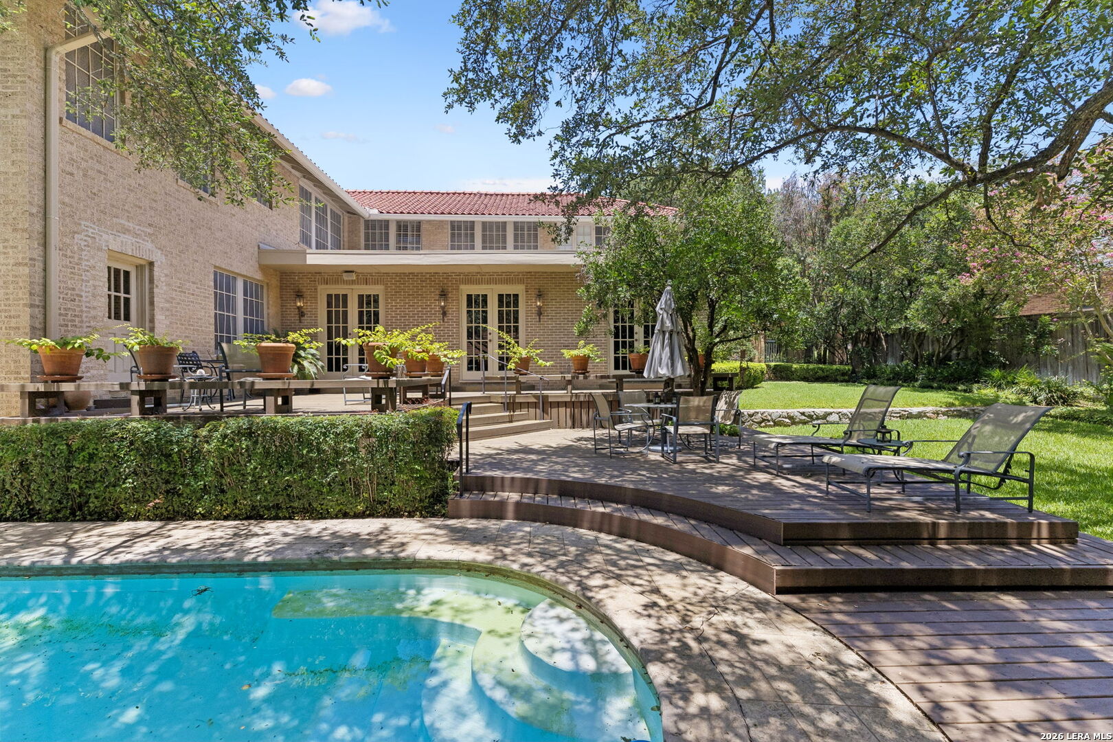 110 Geneseo Rd, Terrell Hills, TX 78209