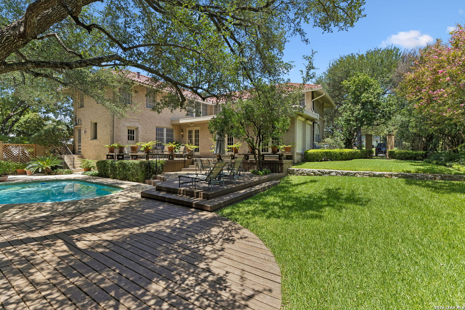 110 Geneseo Rd, Terrell Hills, TX 78209
