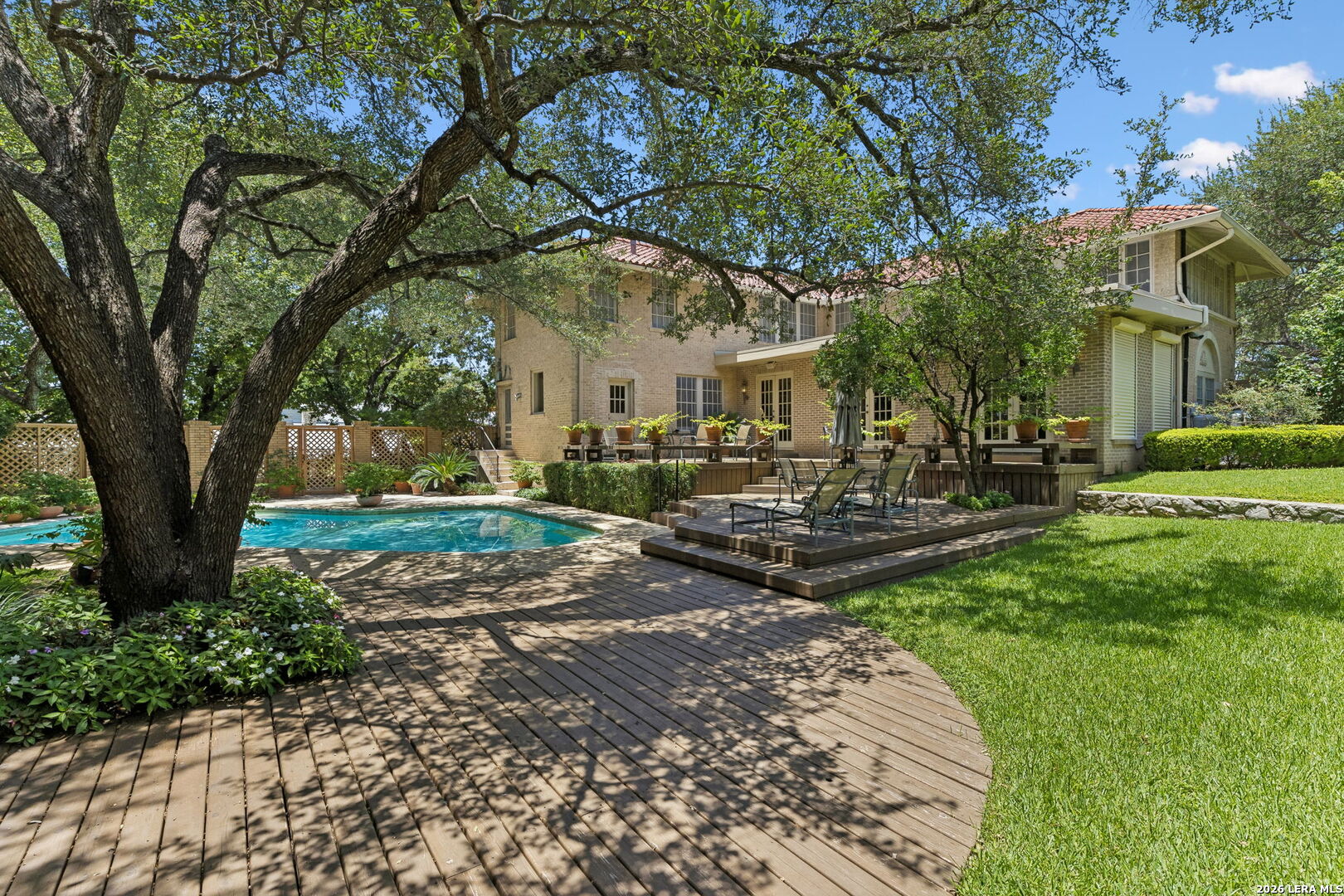 110 Geneseo Rd, Terrell Hills, TX 78209