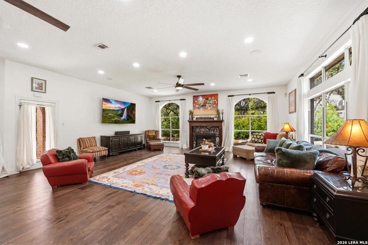 2nd Living Area