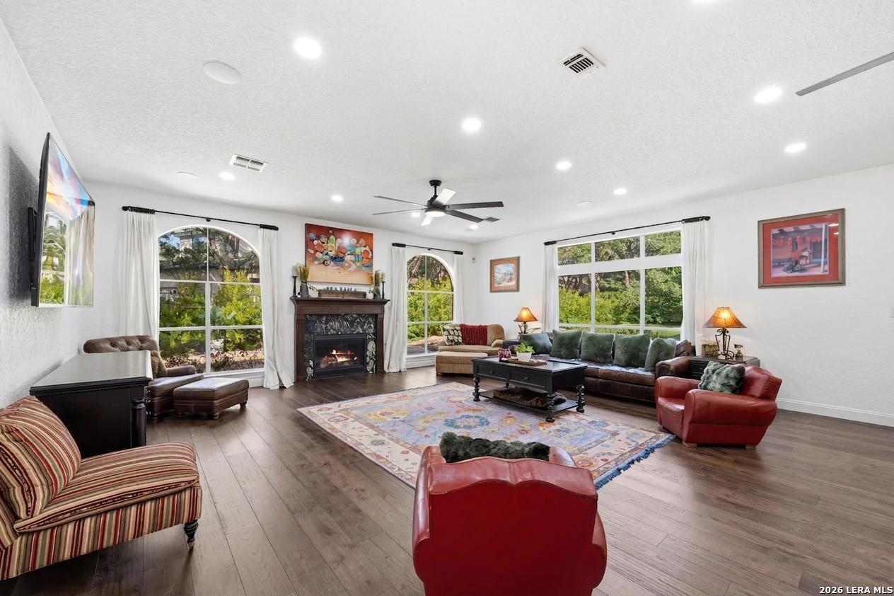 2nd Living Area
