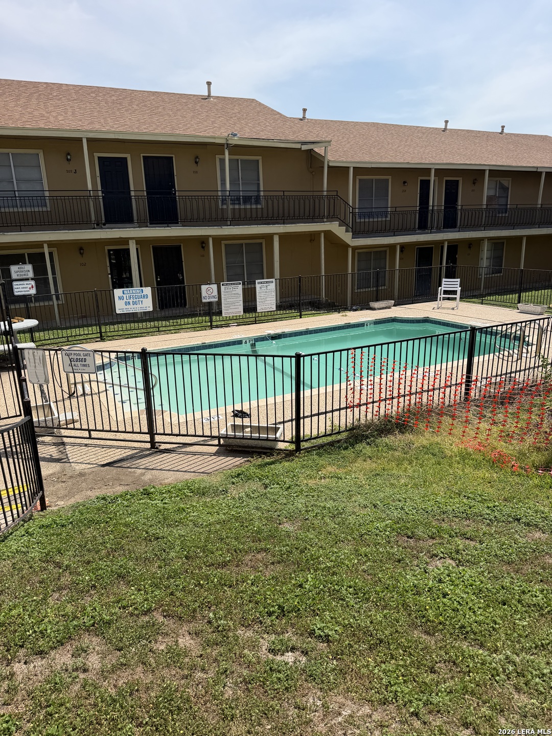 911 Vance Jackson Rd Listing Cover Image