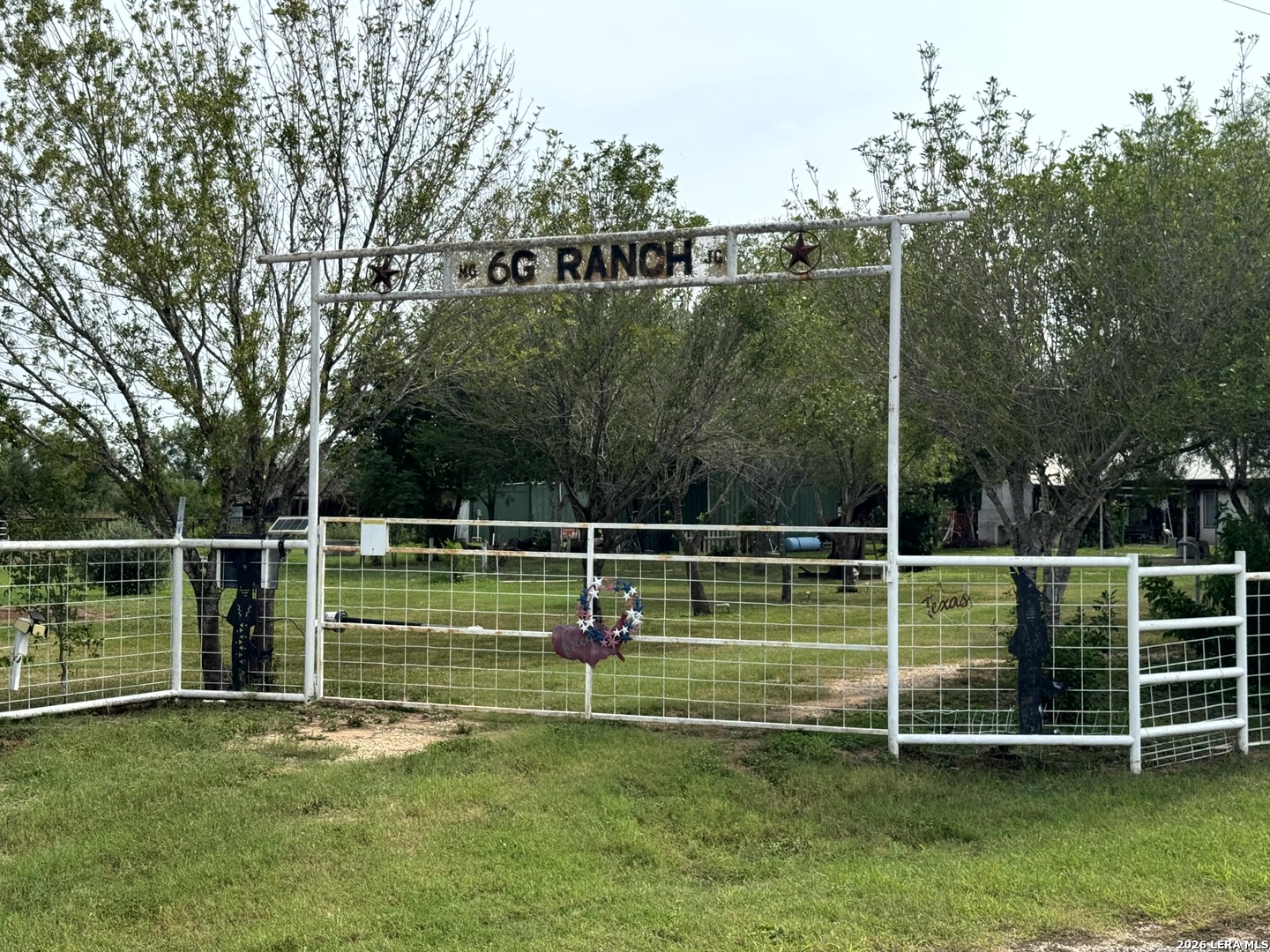 599 COUNTY ROAD 7611, Devine, TX 78016