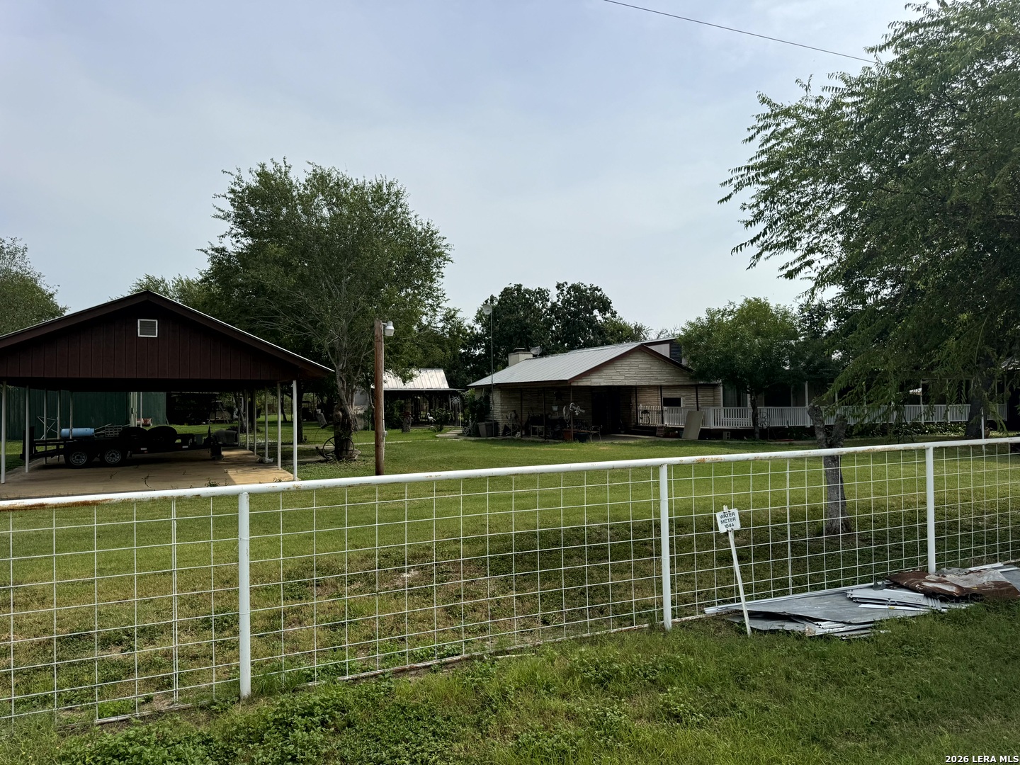 599 COUNTY ROAD 7611, Devine, TX 78016