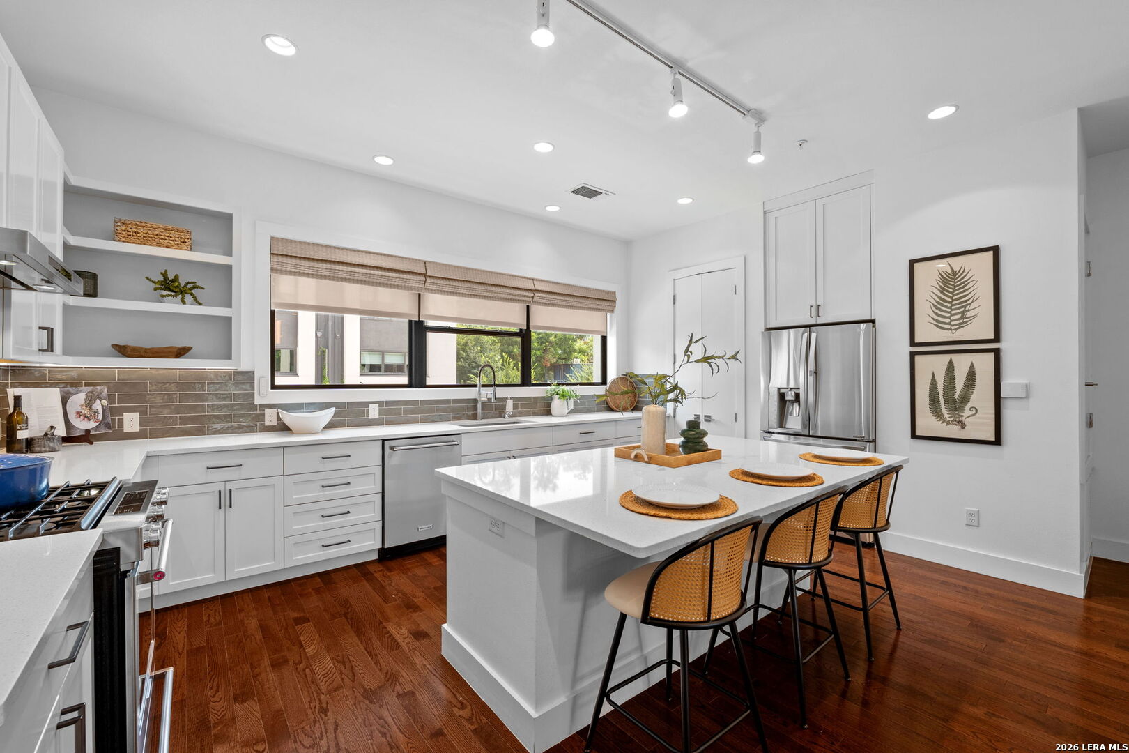318 W Grayson, #203, San Antonio, TX 78212