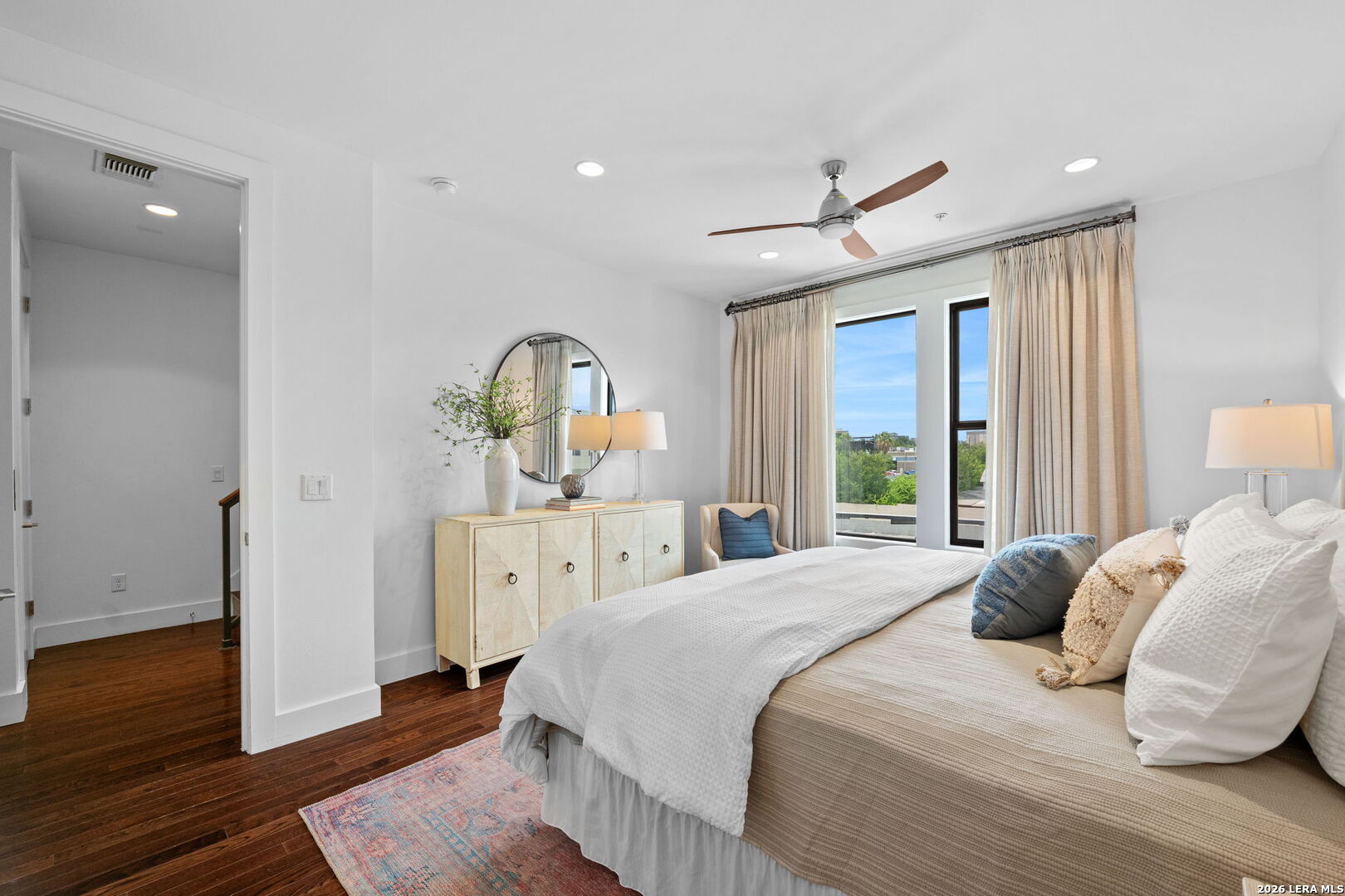 318 W Grayson, #203, San Antonio, TX 78212