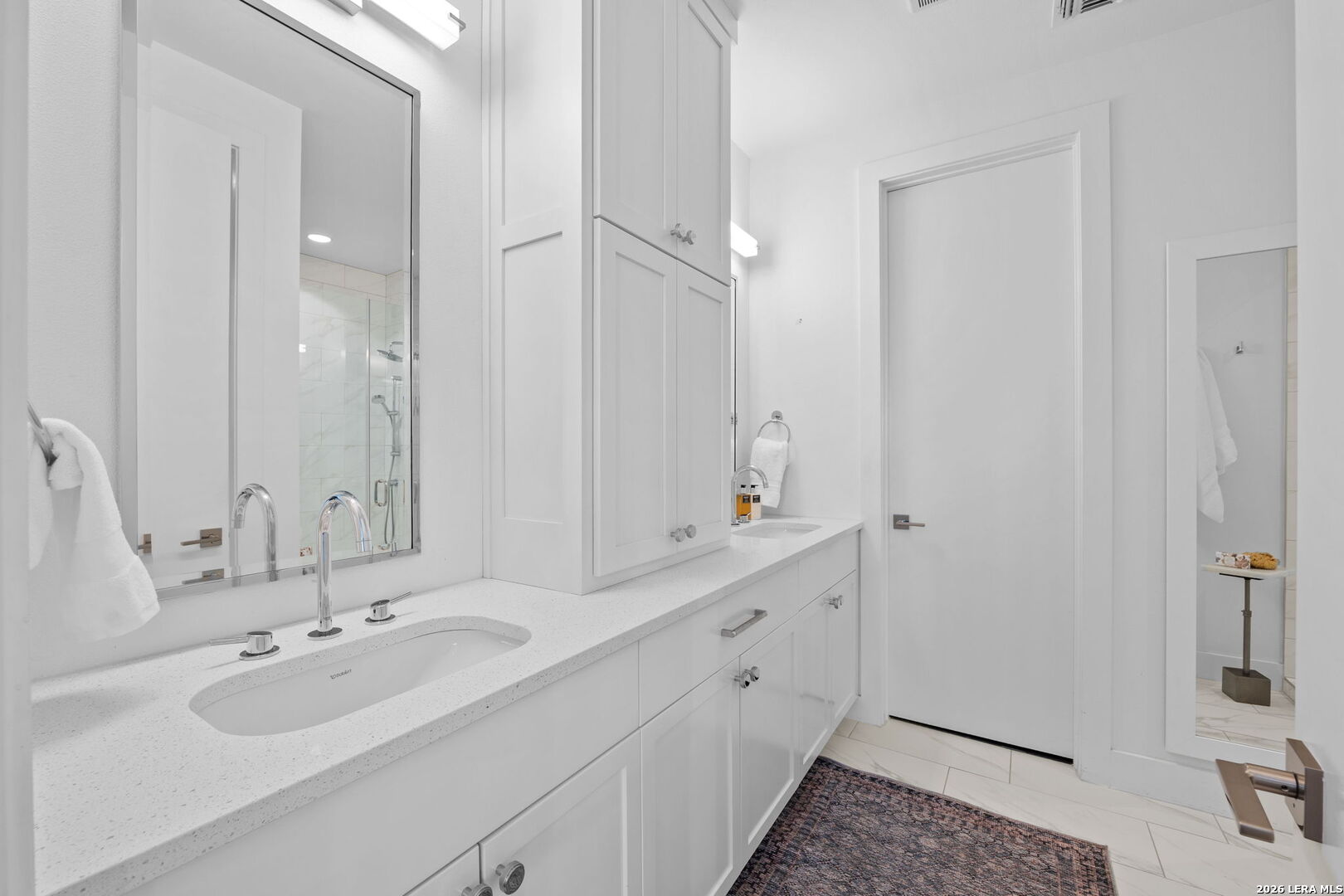 318 W Grayson, #203, San Antonio, TX 78212