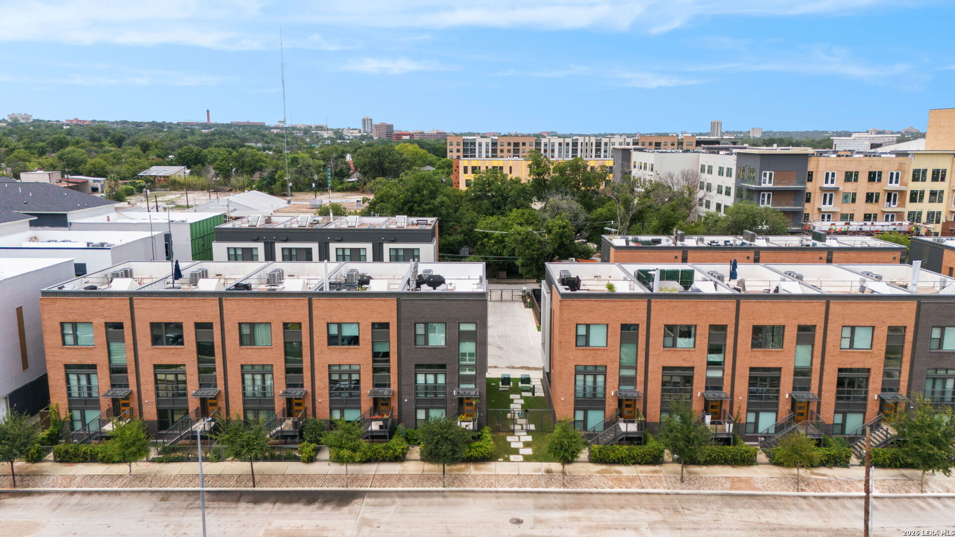 318 W Grayson, #203, San Antonio, TX 78212
