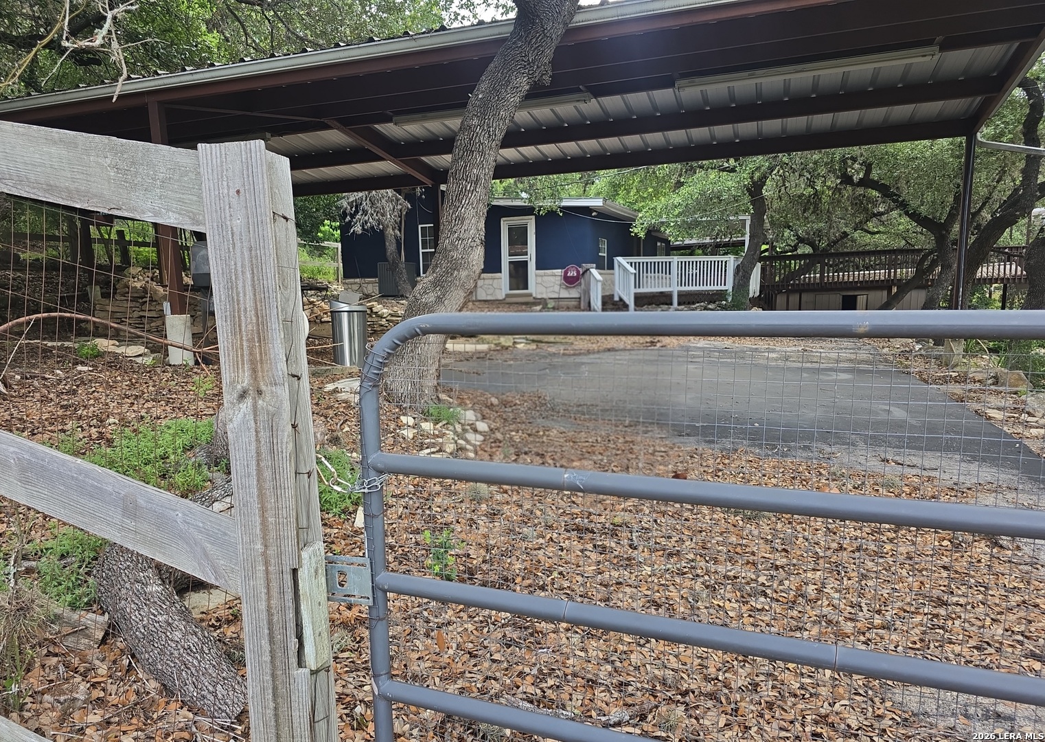 225 Rockin D Ln Listing Cover Image