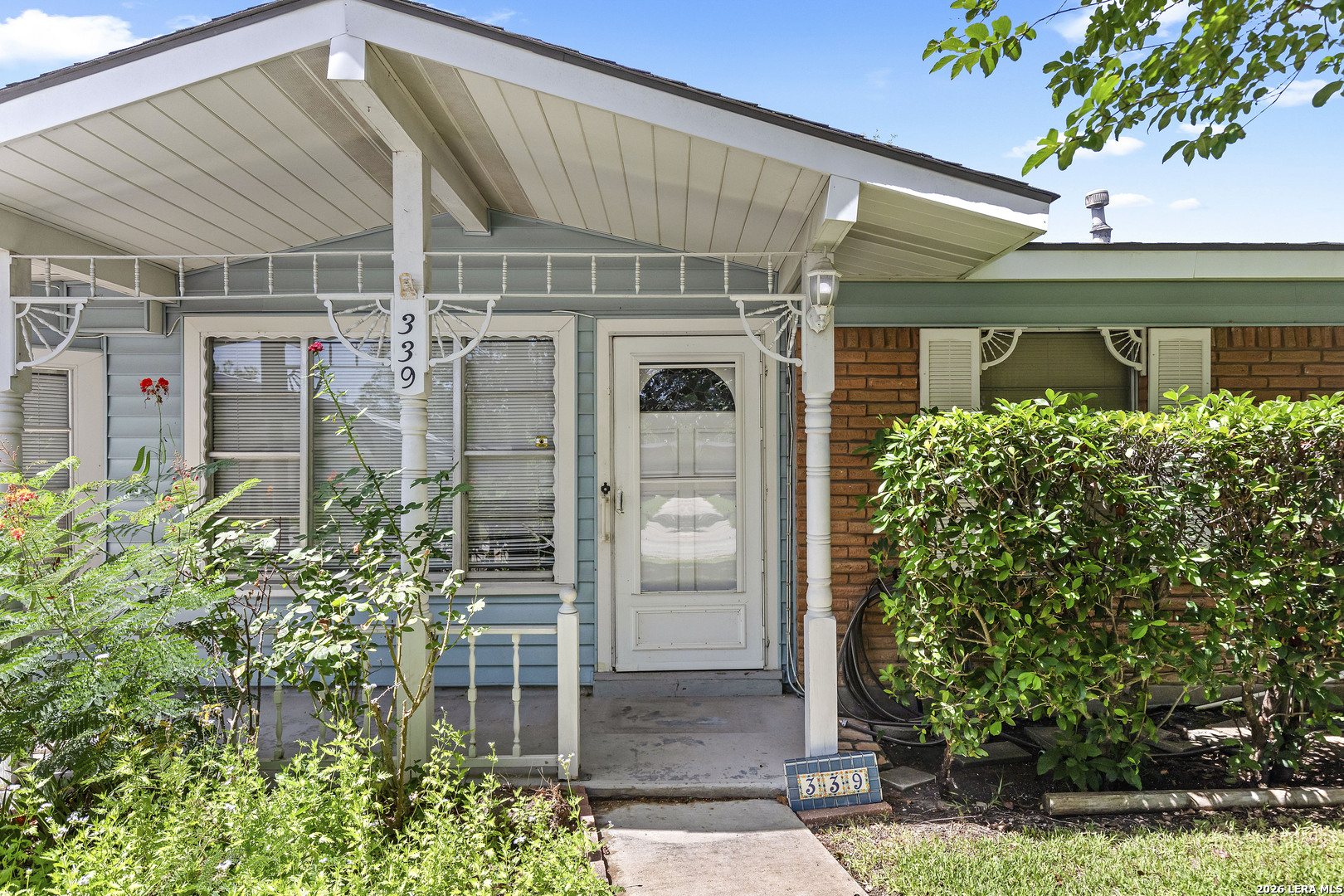 339 Covina Ave Listing Cover Image