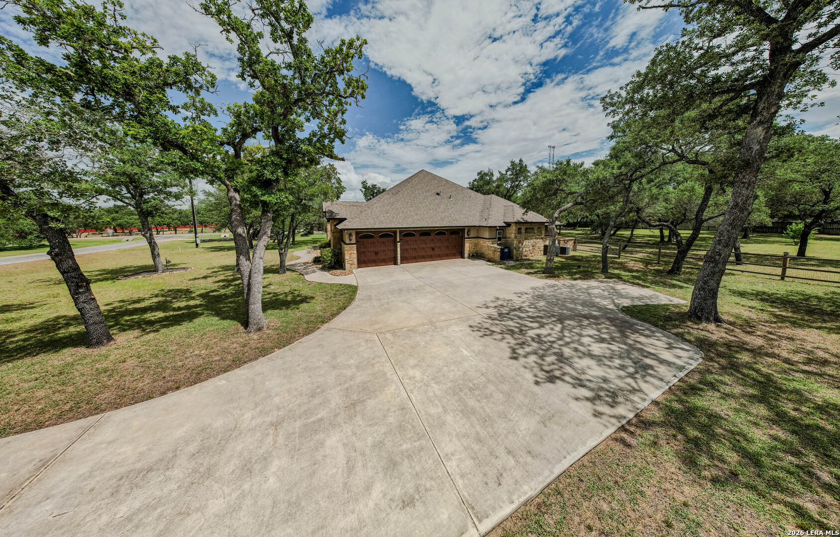 105 Elk Run, La Vernia, TX 78121