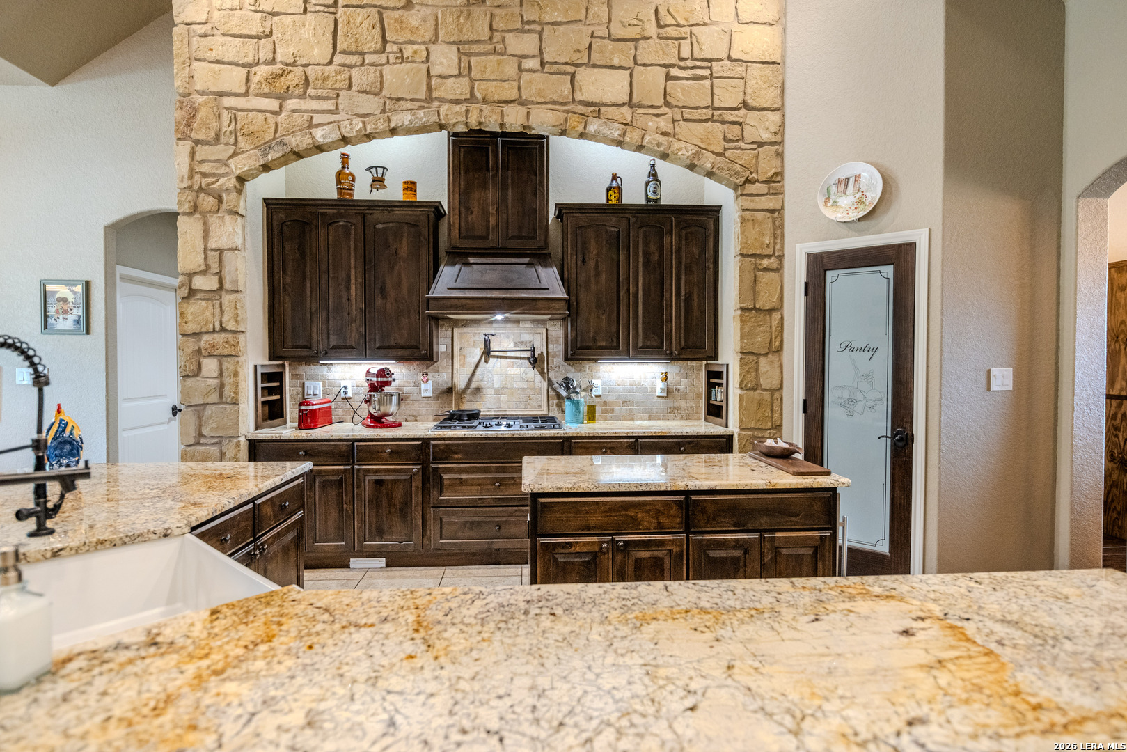 105 Elk Run, La Vernia, TX 78121