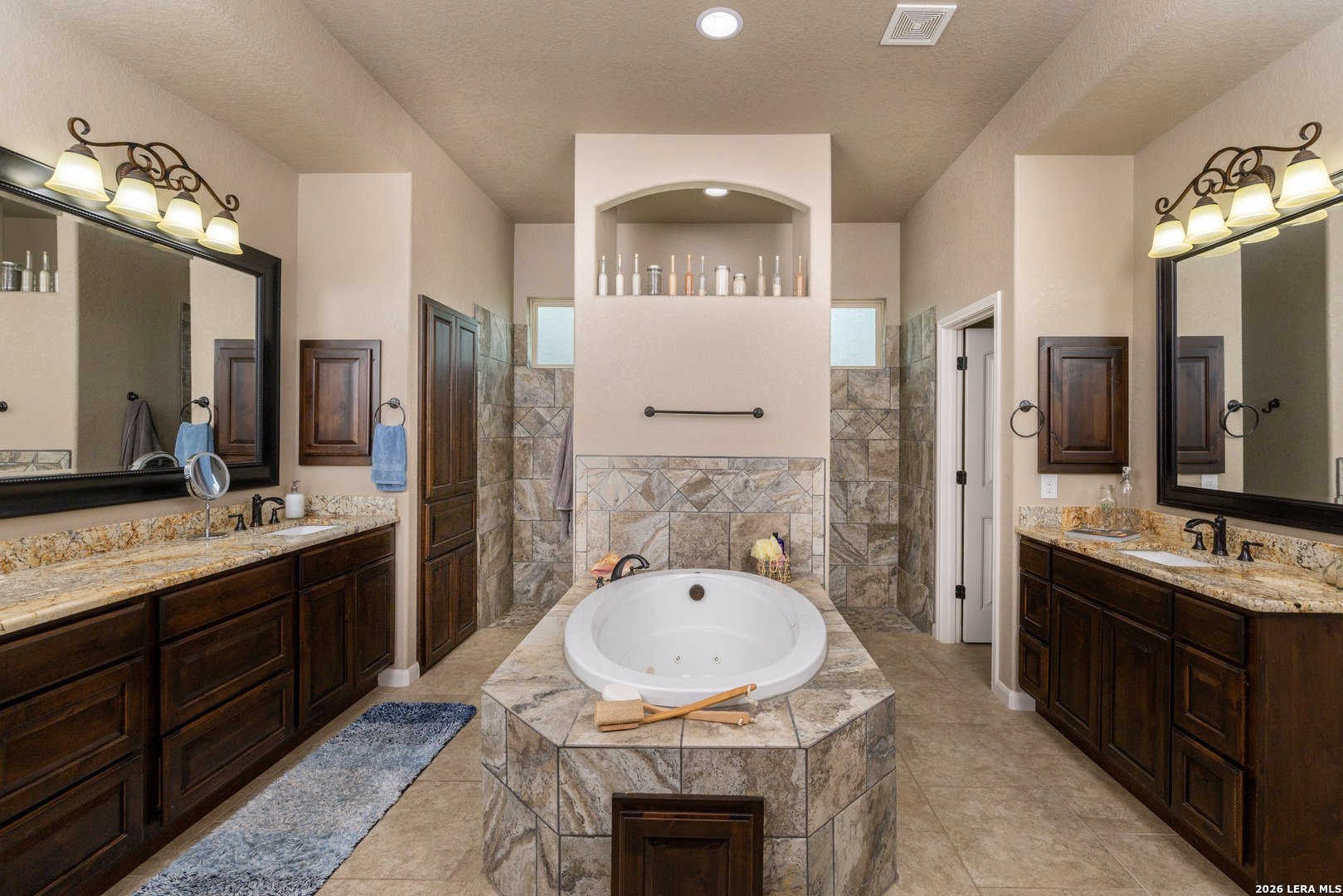 105 Elk Run, La Vernia, TX 78121