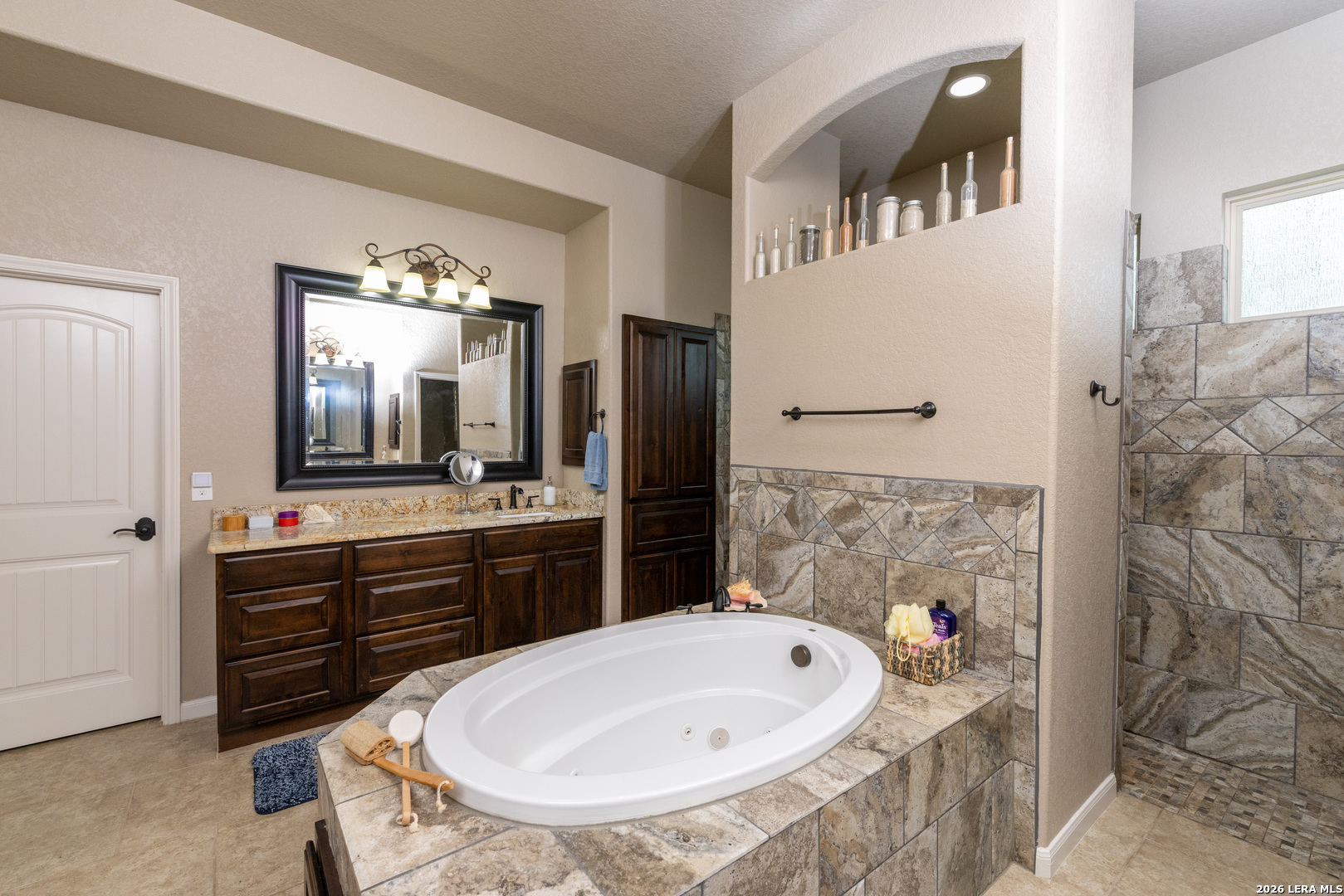 105 Elk Run, La Vernia, TX 78121