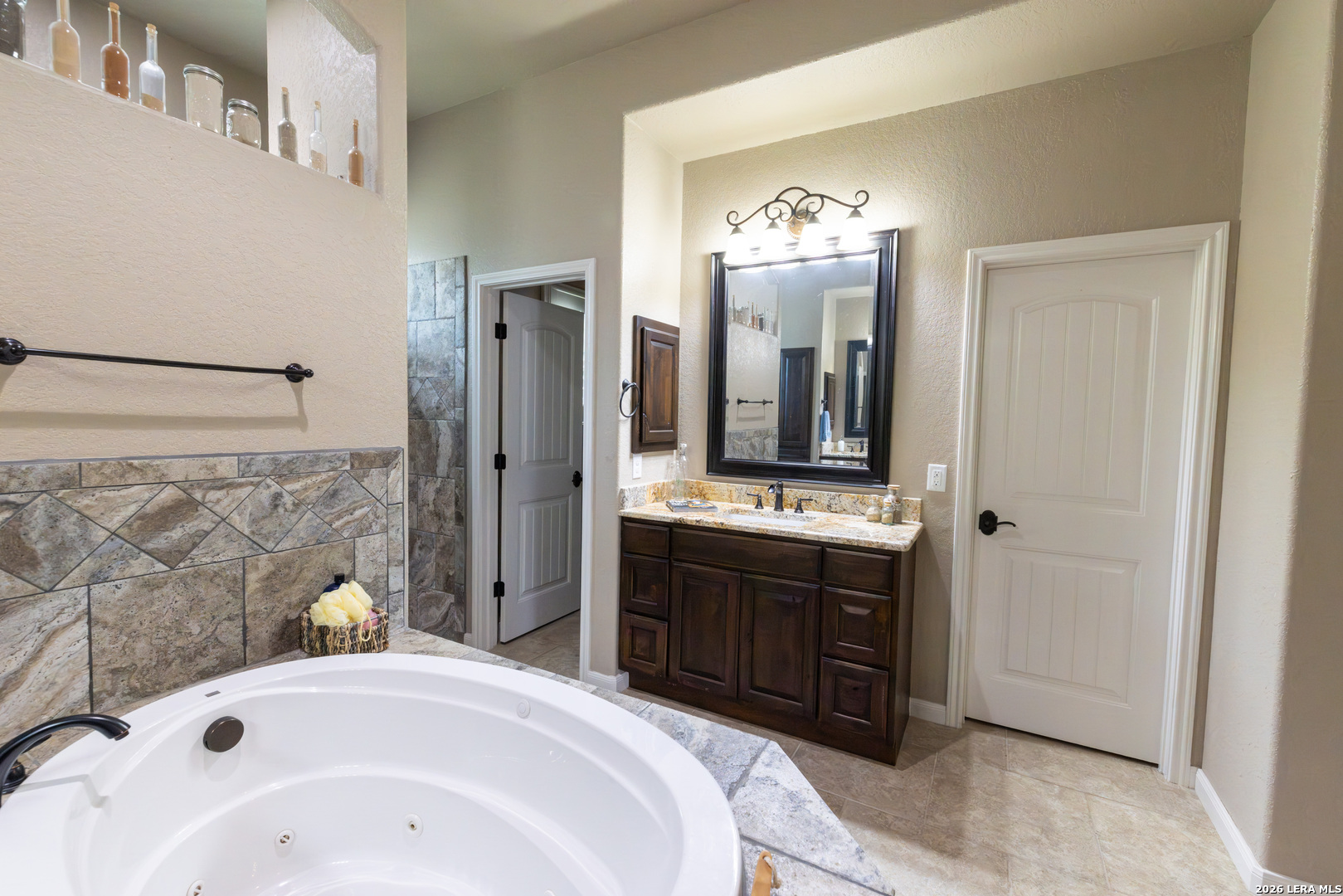 105 Elk Run, La Vernia, TX 78121