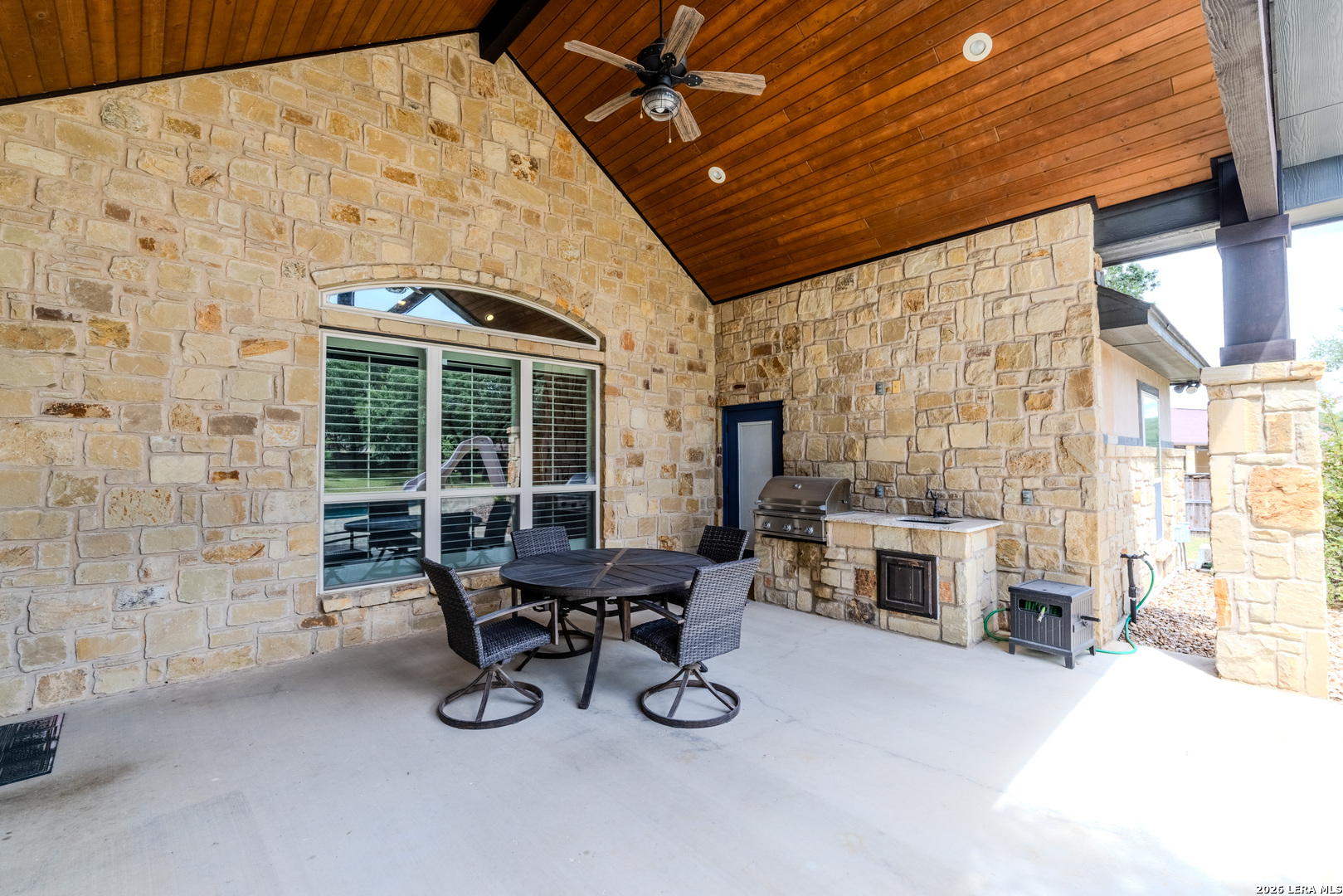 105 Elk Run, La Vernia, TX 78121