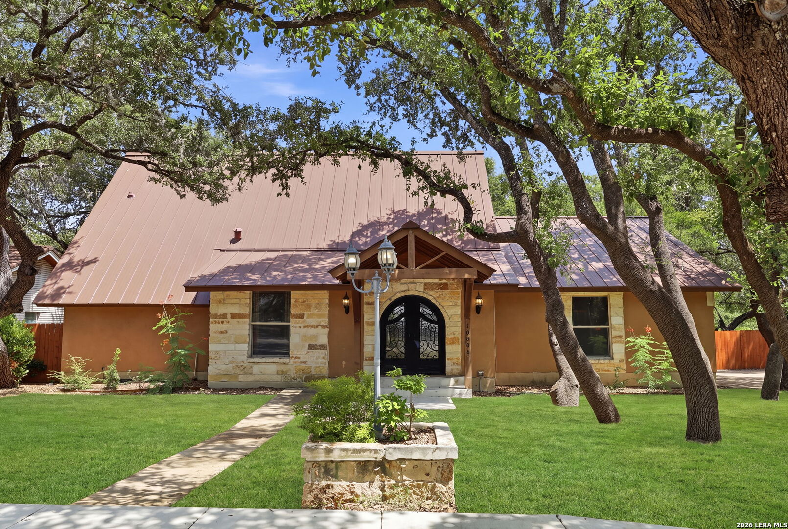 10806 Dreamland Listing Cover Image